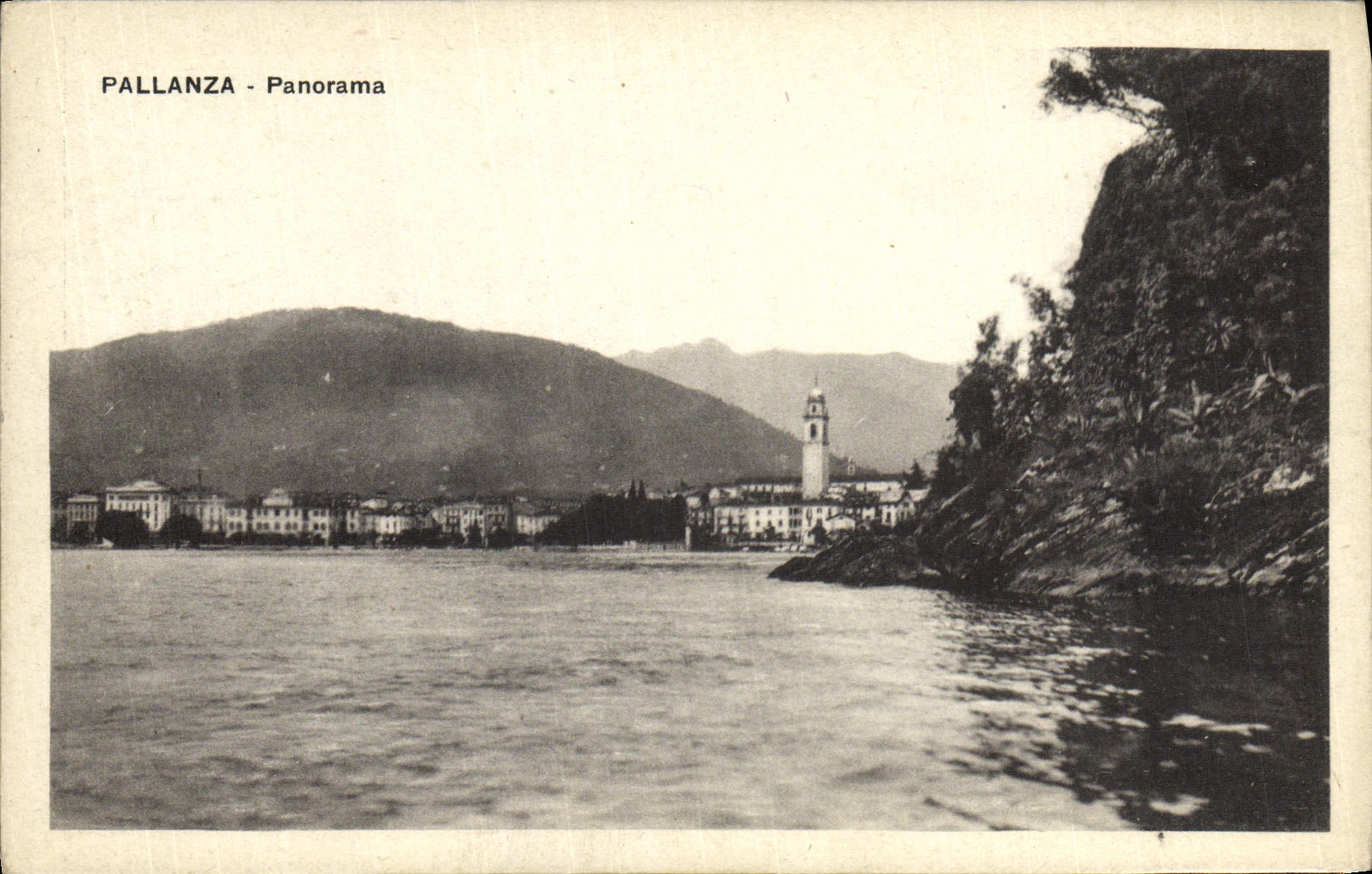 Panorama de Pallanza de la POSTAL de la VENDIMIA