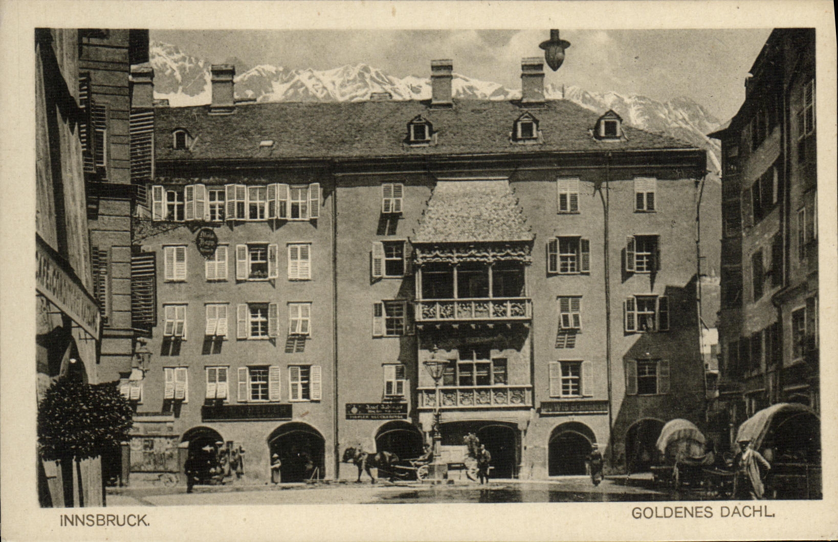 VINTAGE POSTCARD Innsbruck Goldenes Dachl