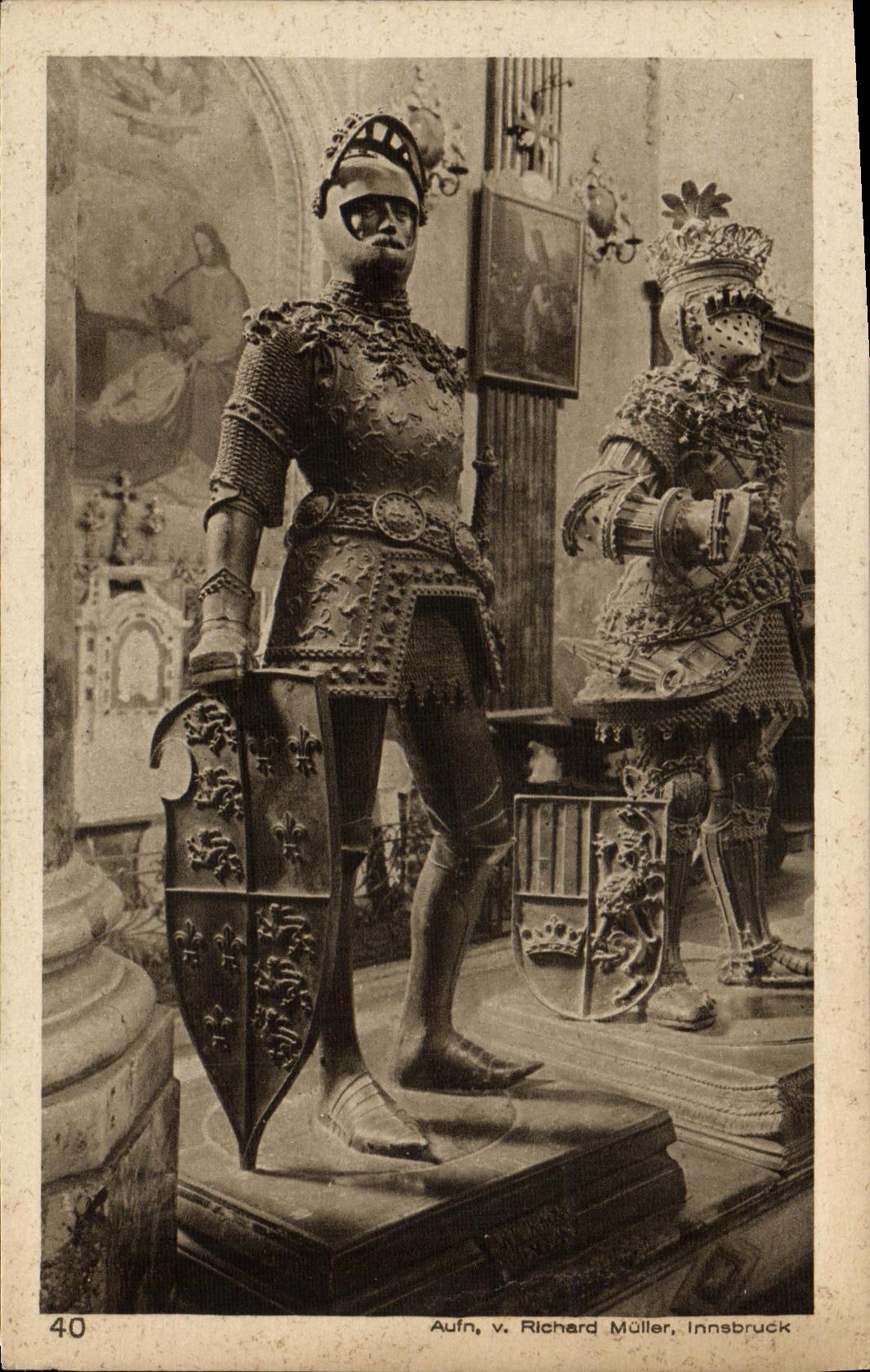 VINTAGE POSTCARD Innsbruck Hofkirche Arthur Konig Von England