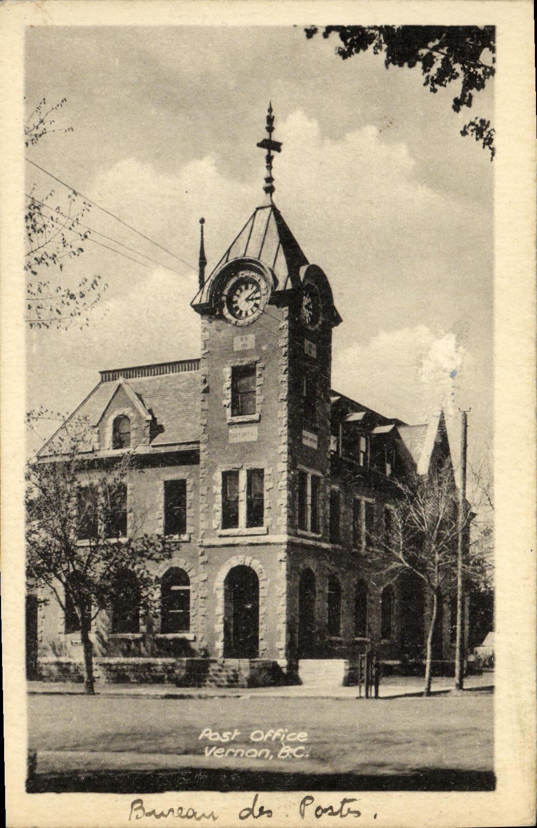 VINTAGE POSTCARD Post Office Vernon B C