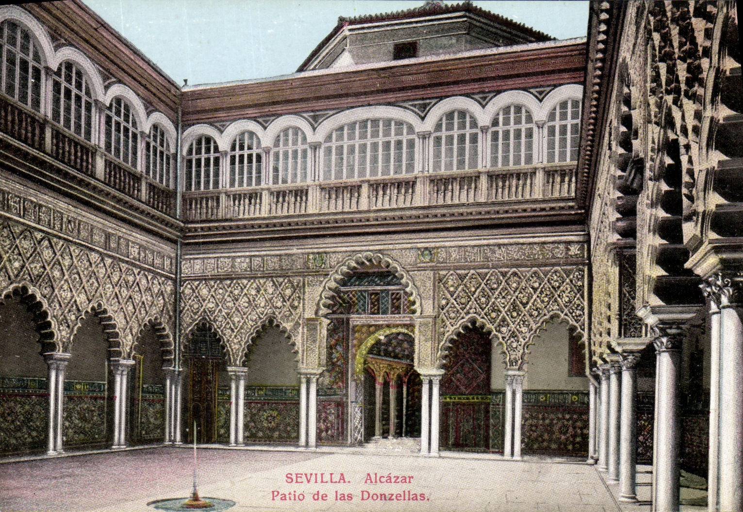 VINTAGE POSTCARD Sevilla Alcazar Patio of mow Donzellas