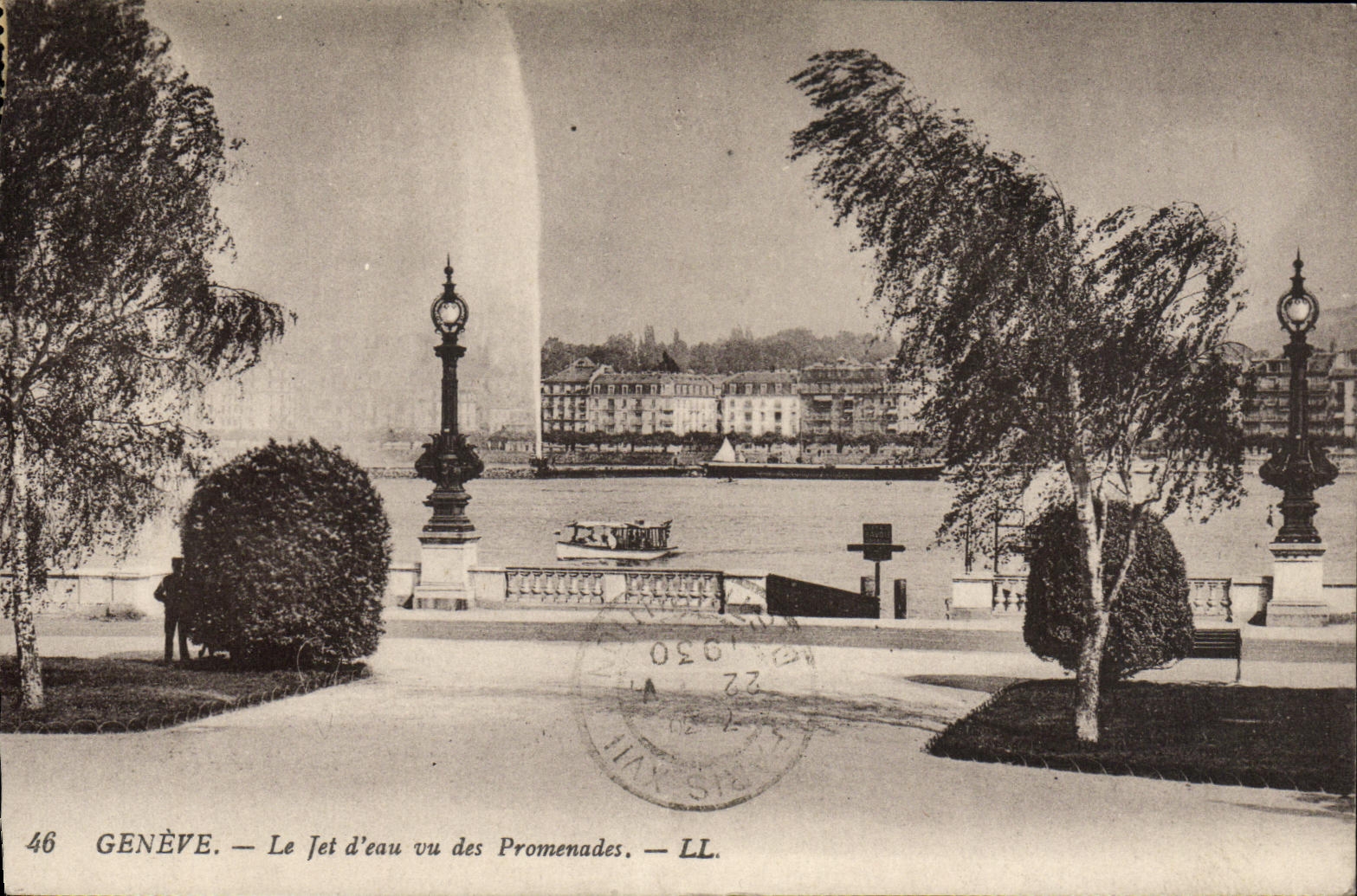 VINTAGE POSTCARD Geneva the Jet D water seen of the Walks