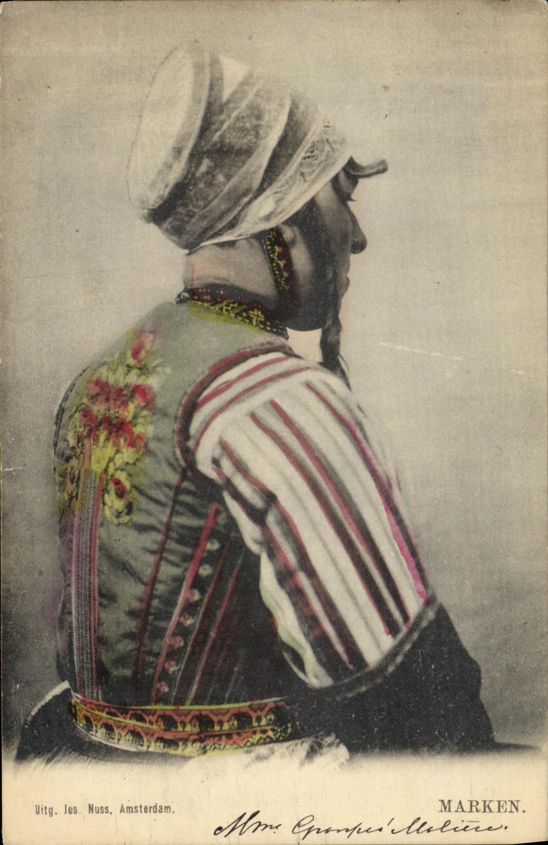 Mujer del folklore de Marken de la POSTAL de la VENDIMIA