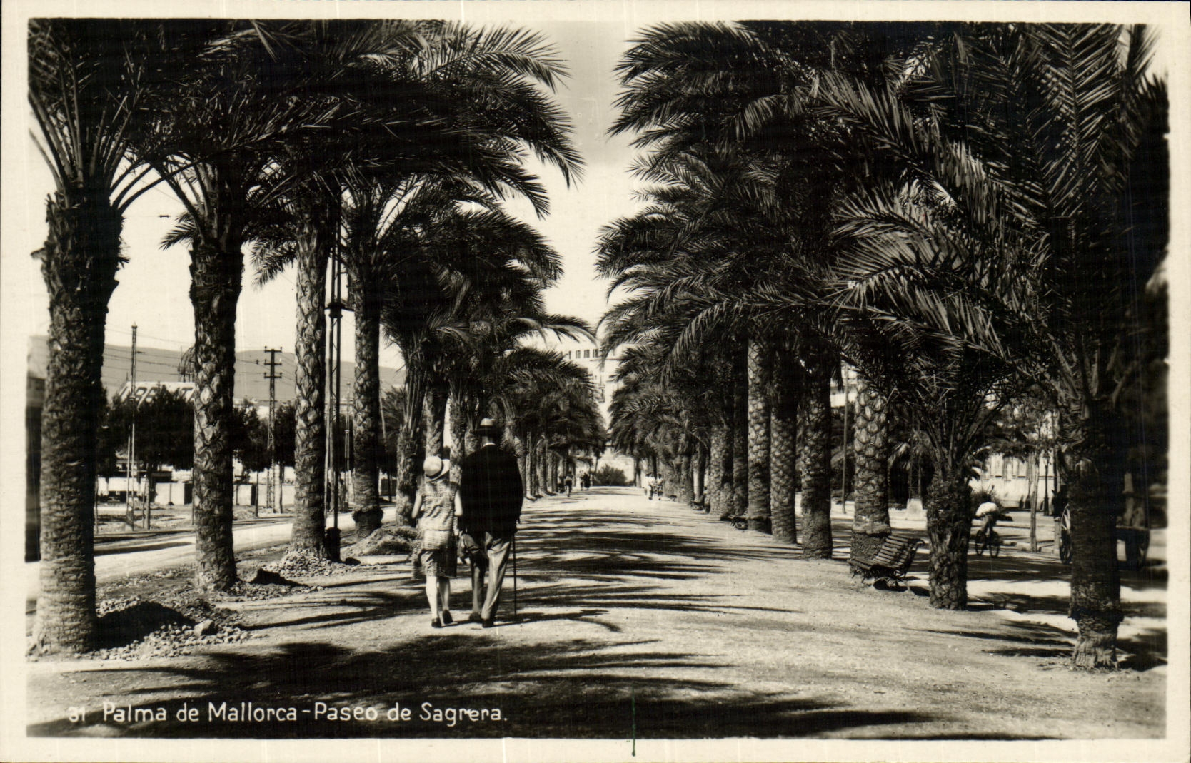 VINTAGE POSTCARD Palma de Mallorca Paseo de Sagrera