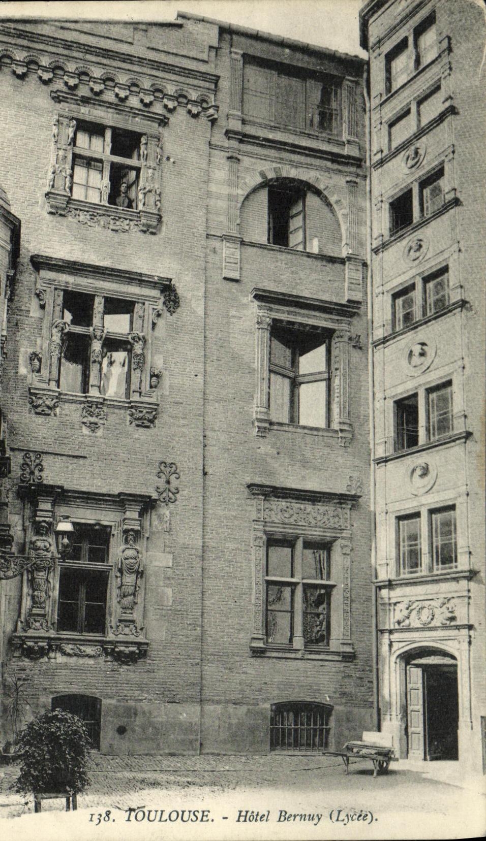 Universidad de Bernuy del hotel de Toulouse de la POSTAL de la VENDIMIA
