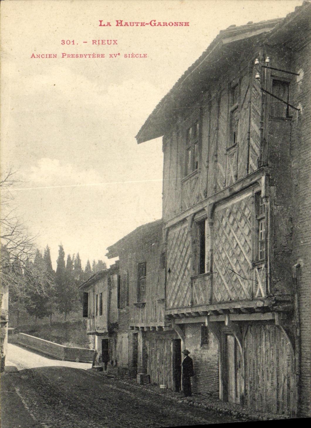 VINTAGE POSTCARD Rieux Old Presbytsre