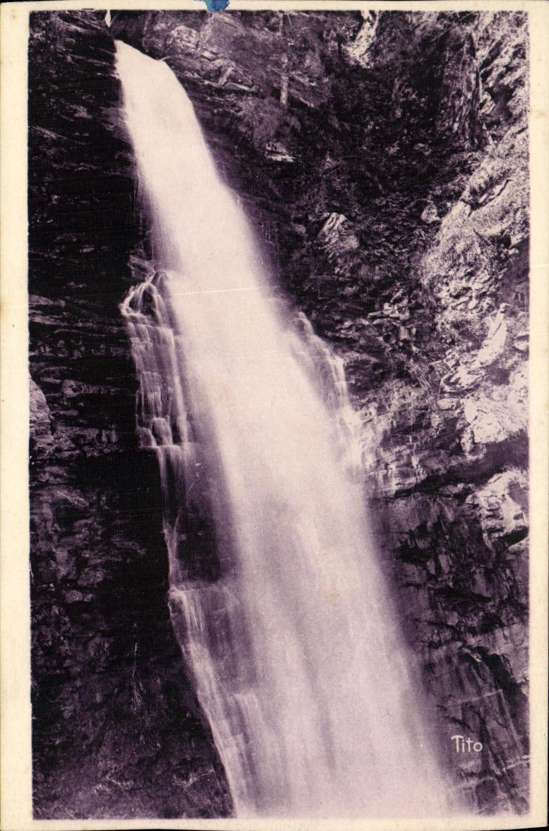 VINTAGE POSTCARD Luchon Pit D hell