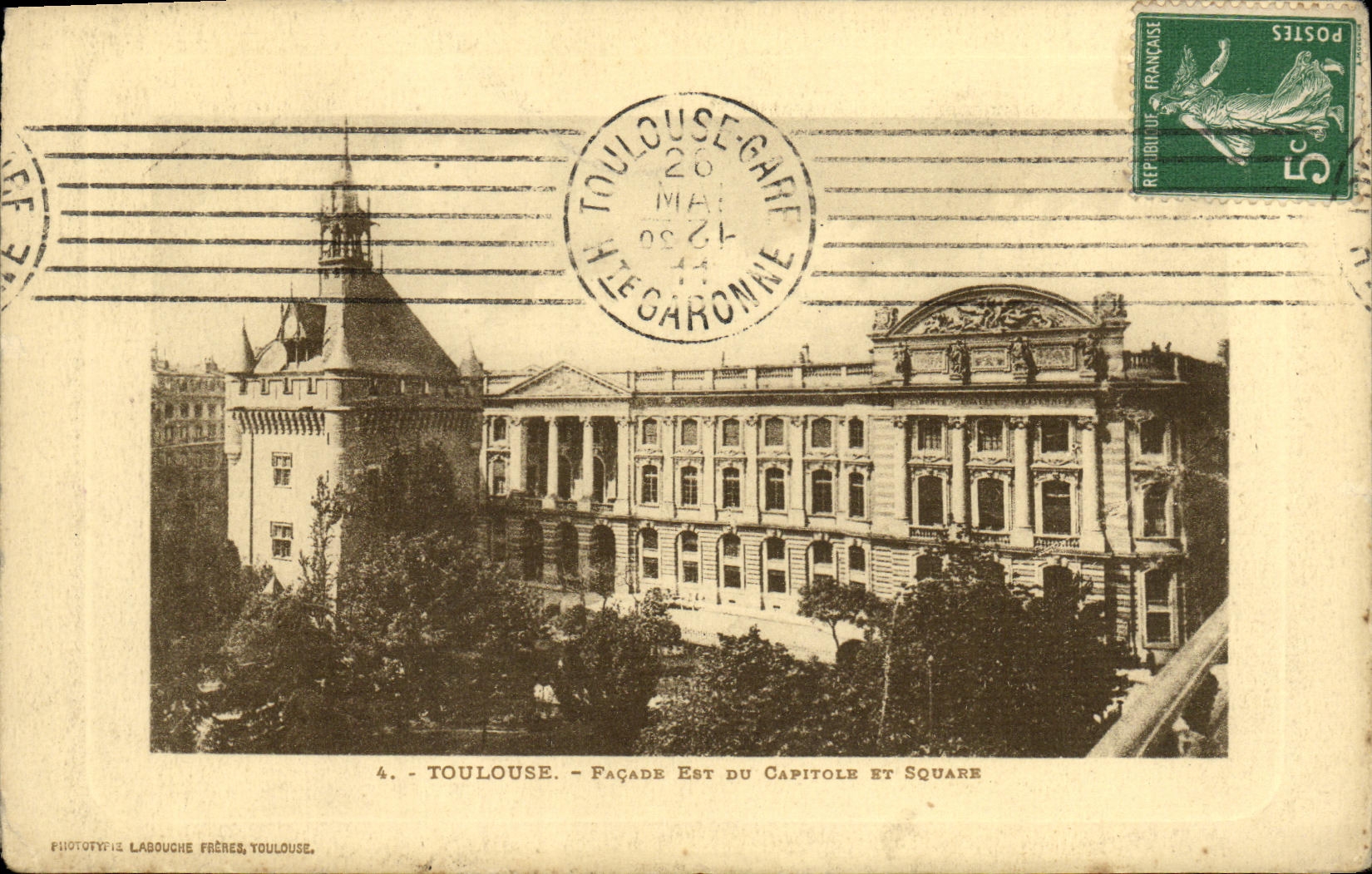 La fachada de Toulouse de la POSTAL de la VENDIMIA esta de Capitole
