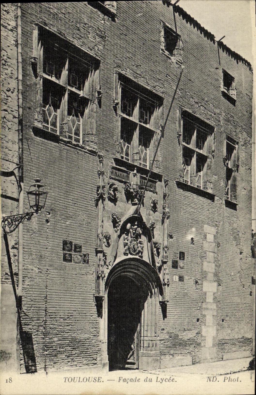 Ataque frontal de Toulouse de la POSTAL de la VENDIMIA de la universidad