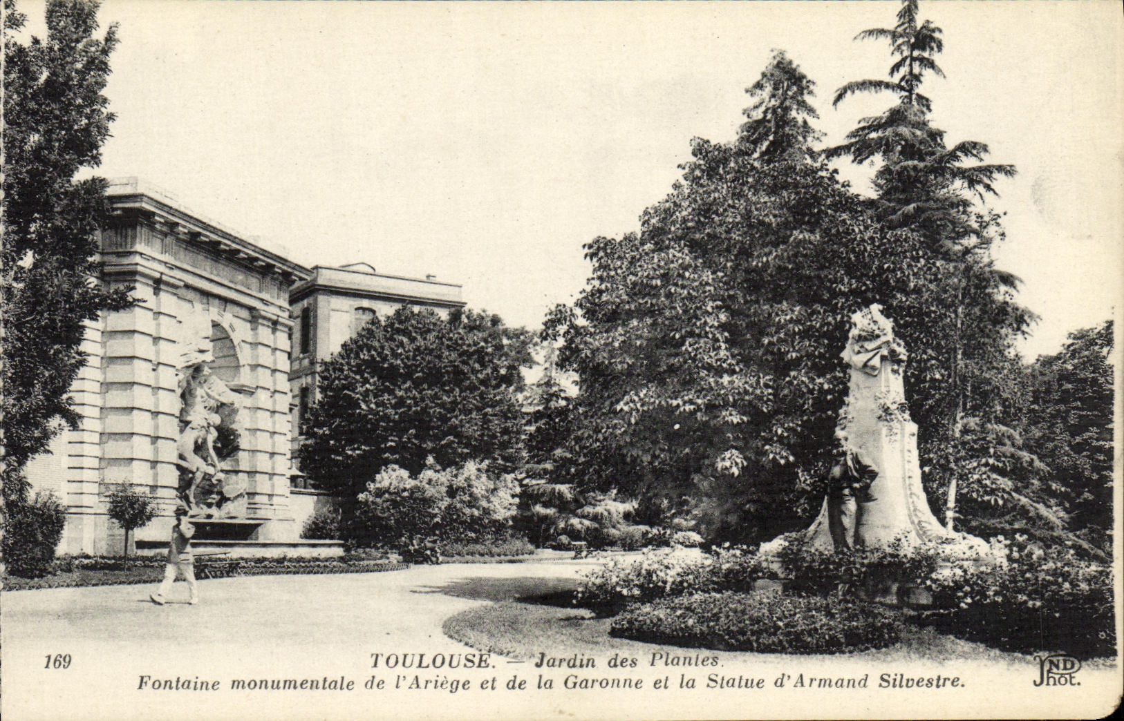Jardin botanico de Toulouse de la estatua de la POSTAL de la VENDIMIA y de la fuente monumental de L Ariege y del Garona D Armand Silvestre