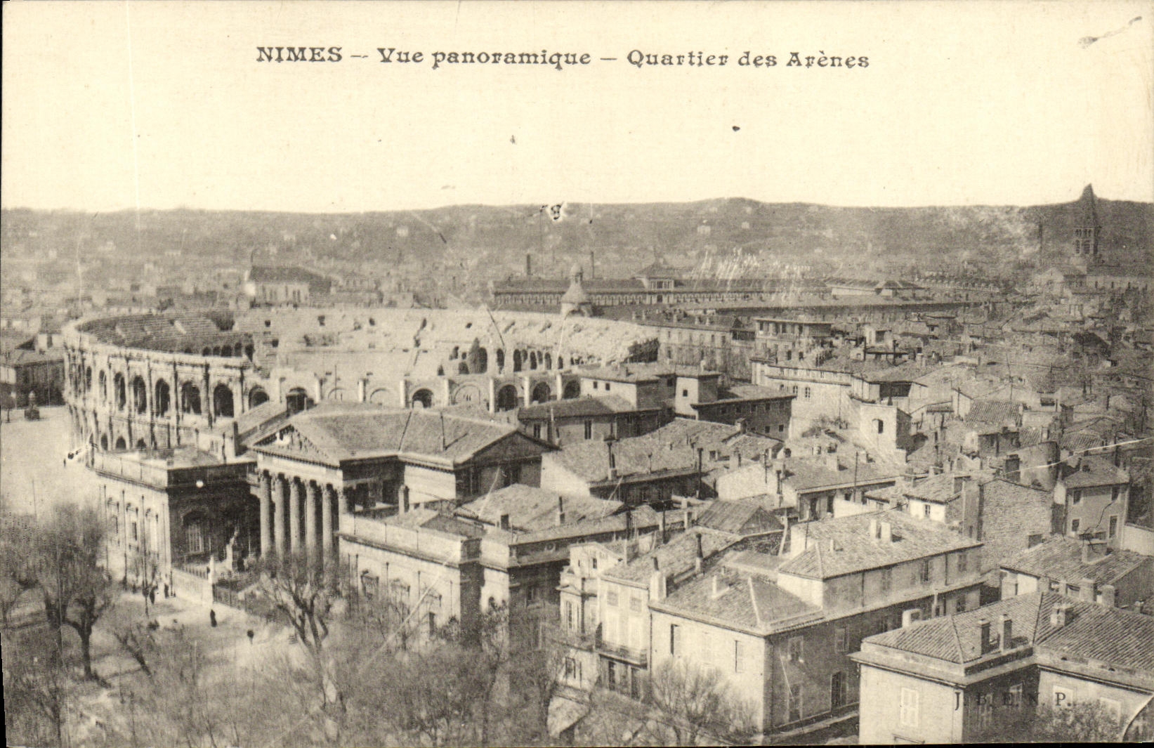 Districto de la opinion panoramica de Nimes de la POSTAL de la VENDIMIA de la arena