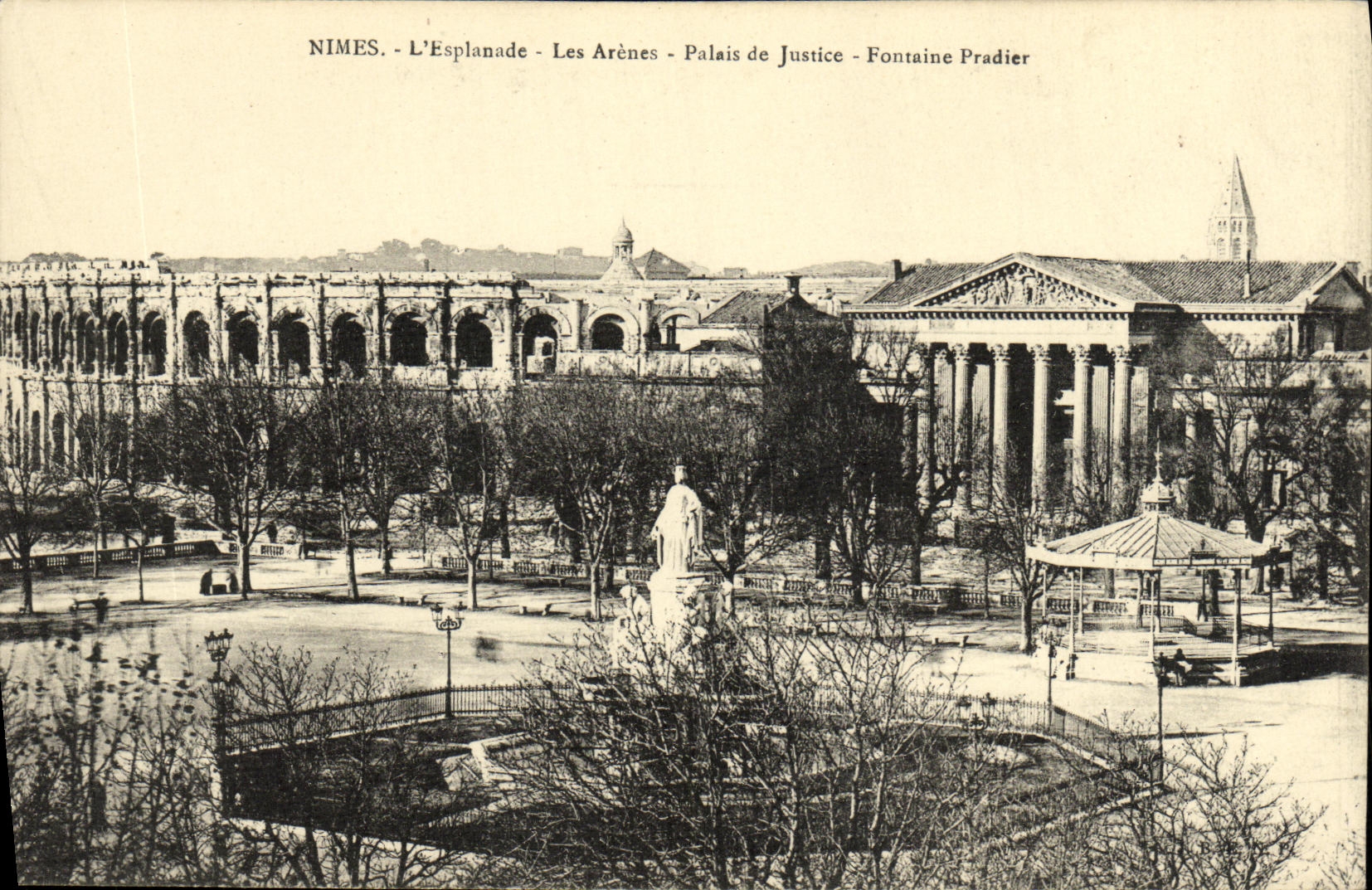 POSTAL Nimes L explanada de la VENDIMIA la fuente de las cortes de ley de la arena