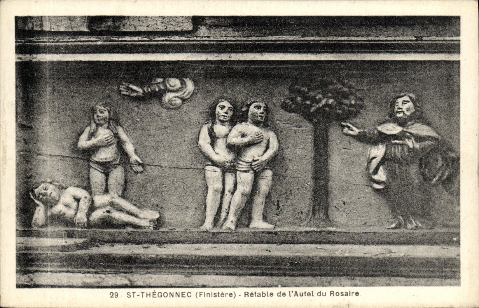 VINTAGE POSTCARD Holy Thegonnec Retable of L Furnace bridge of the Rosary