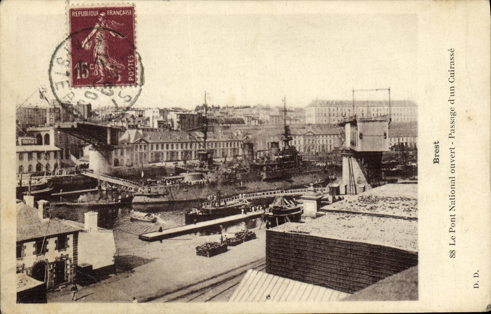 CPA Brest Le Pont National Ouvert Passage d un Cuirasse Bateau