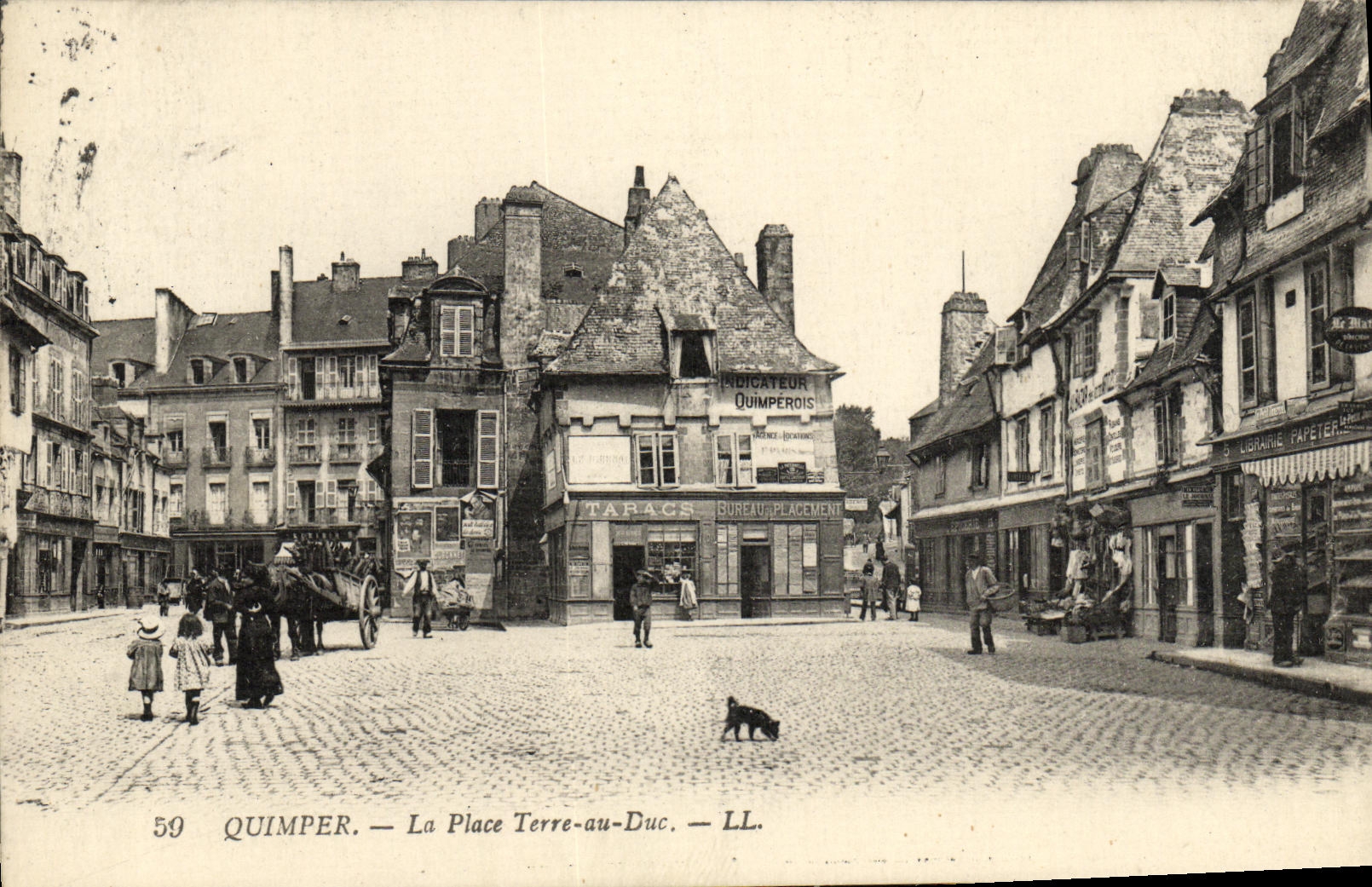 VINTAGE POSTCARD Quimper the Place Ground with the Duke