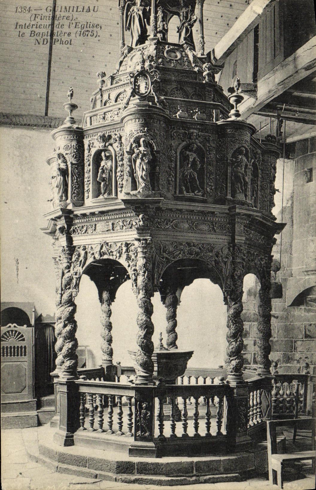 CPA Guimiliau Interieur de l Eglise 
