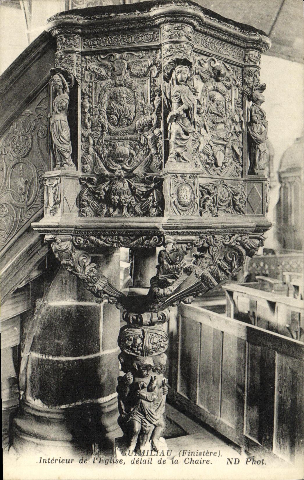 CPA Guimiliau Interieur de l Eglise detail de la Chaire