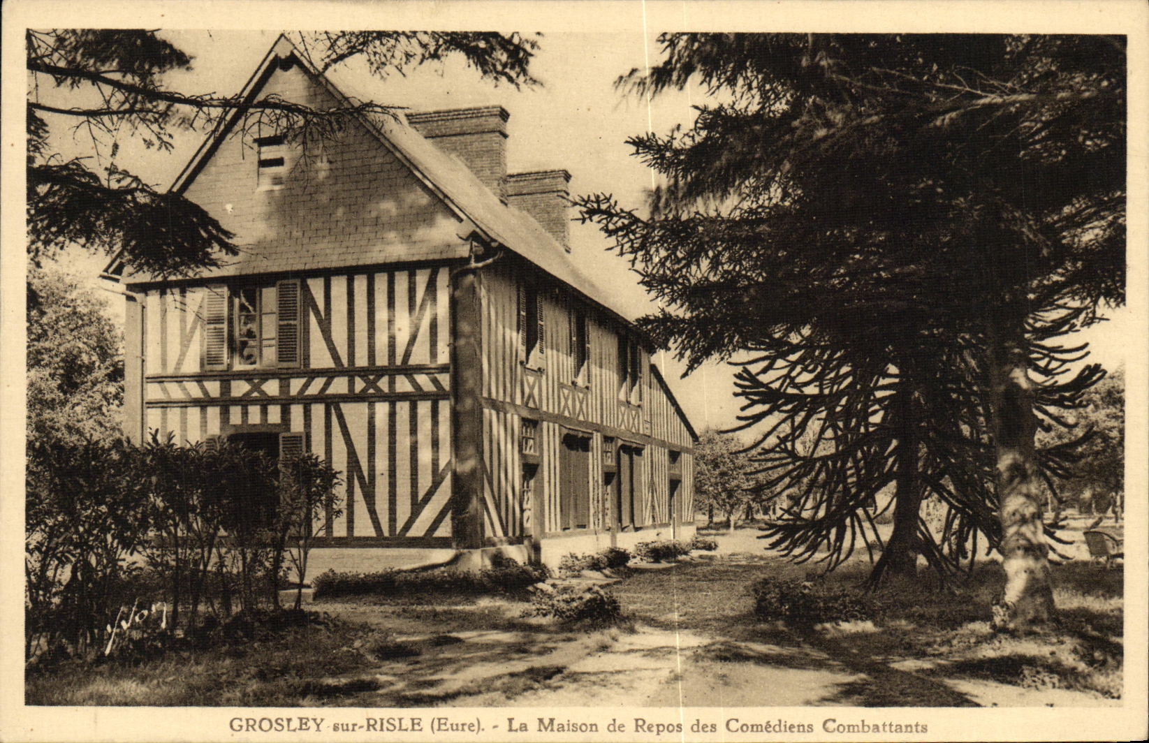 VINTAGE POSTCARD Grosley on Risle the Convalescent home of the Actors Combatants