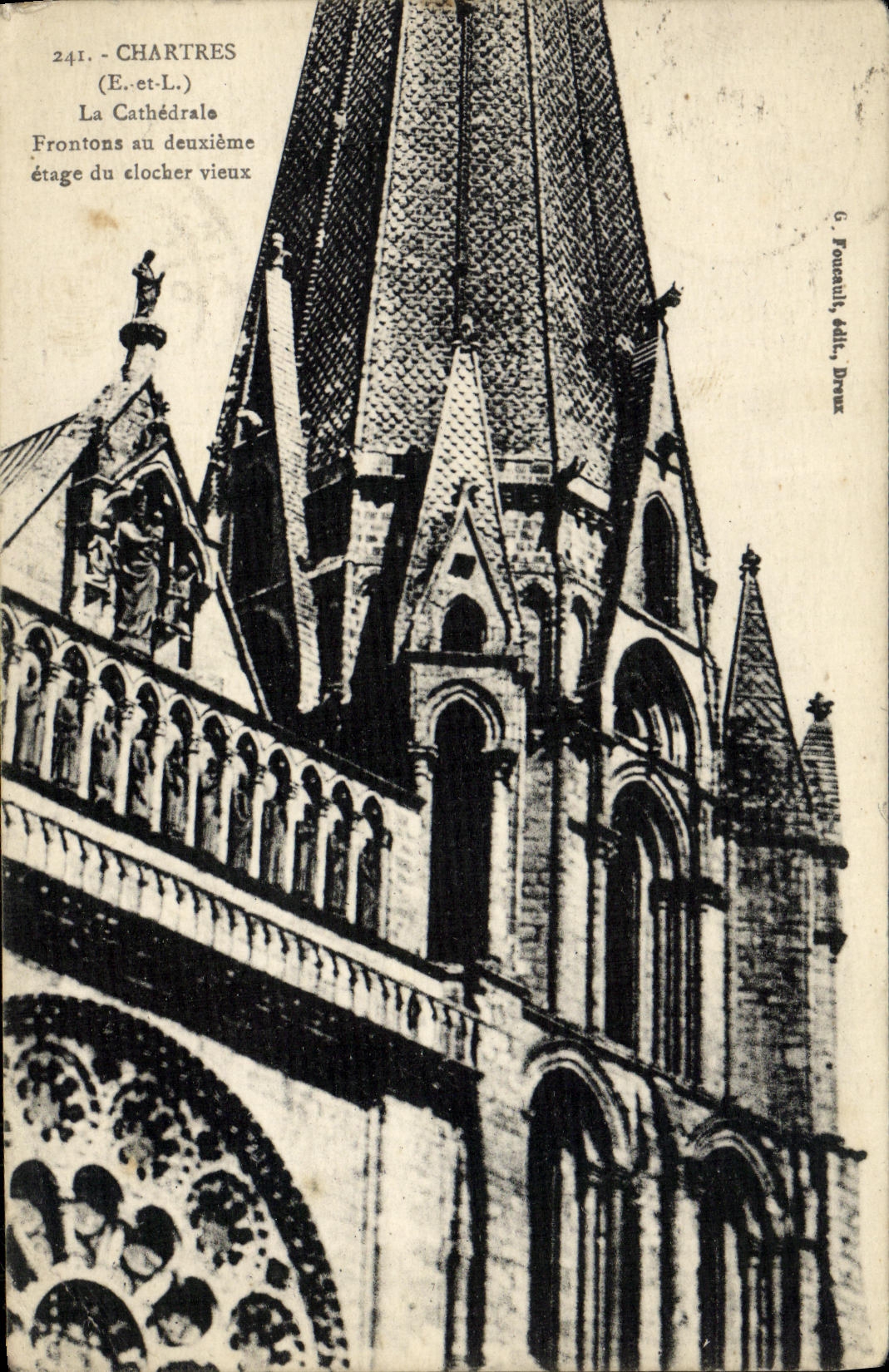 CPA Chartres La Cathedrale Frontons aux deuxieme etage du clocher vieux