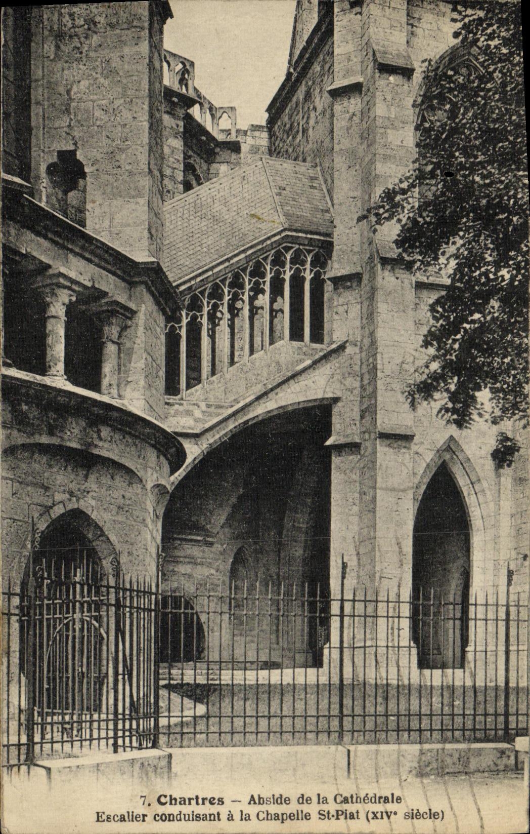 CPA Chartres Abside de la Cathedrale Escalier conduisant a la chapelle St Piat