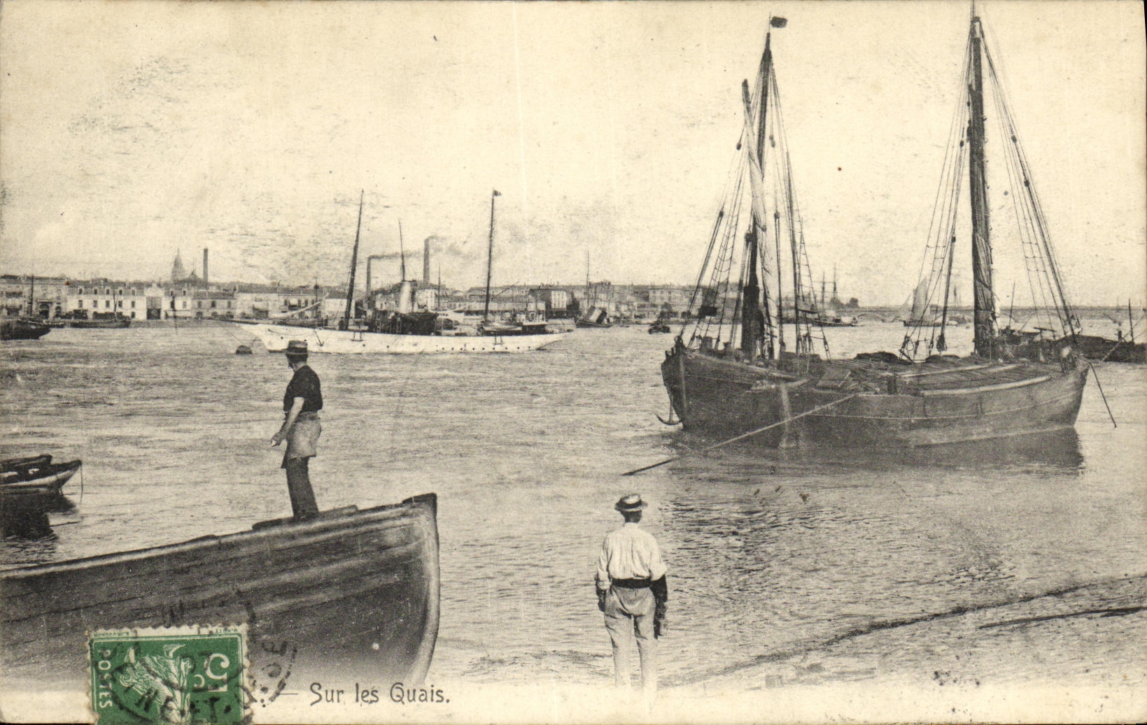 CPA Bordeaux Sur les Quais Bateaux