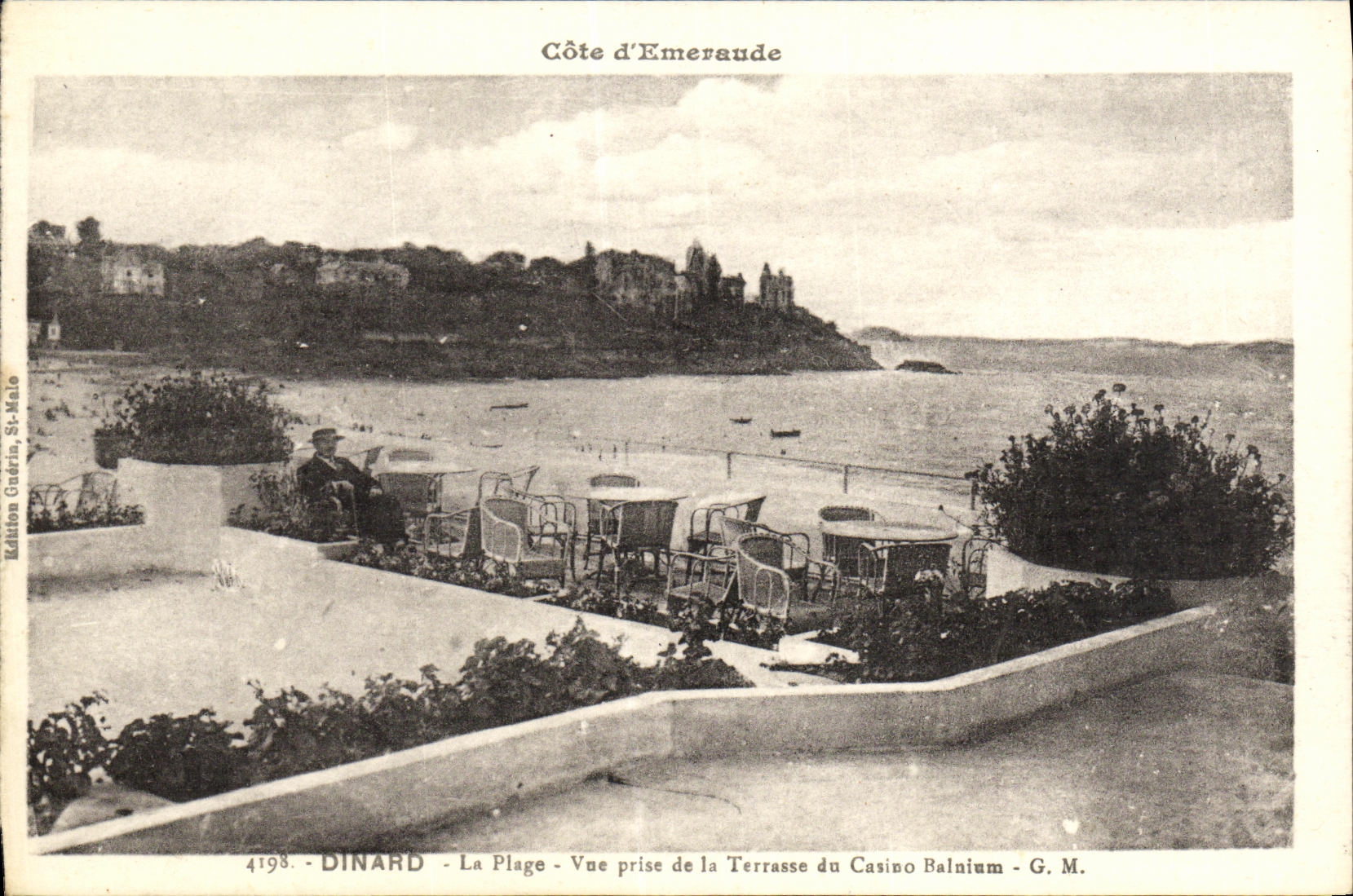 CPA Dinard La Plage Vue prise de la Terrasse du Casino Balnium