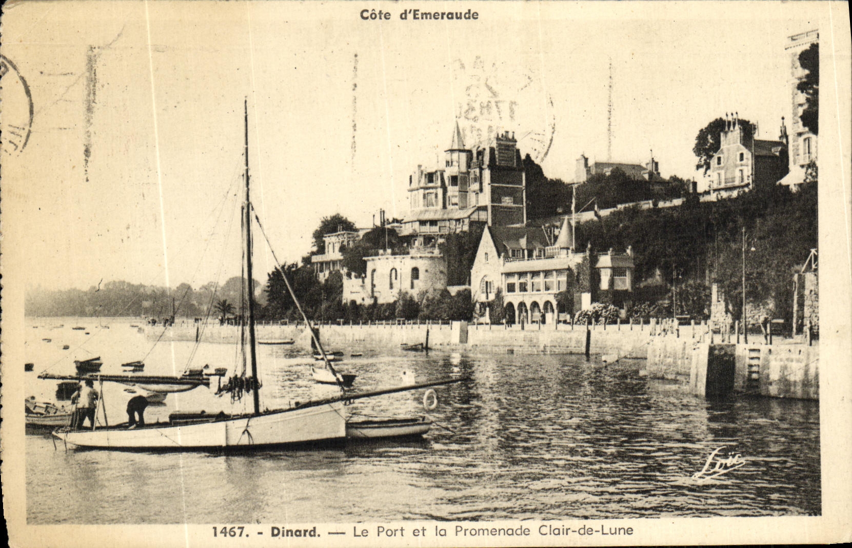 CPA Dinard Le Port et la Promenade Clair de Lune Bateaux
