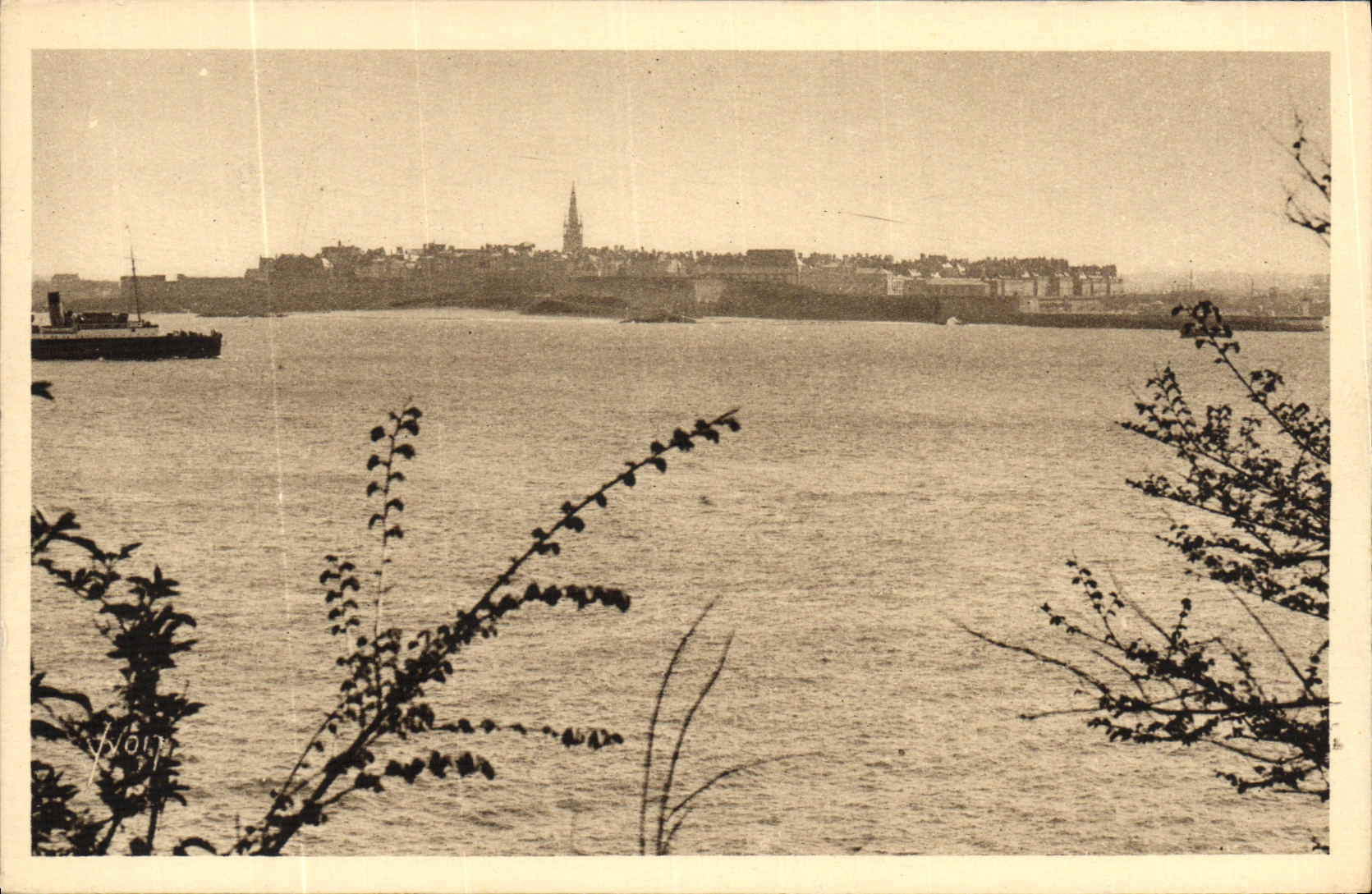 VINTAGE POSTCARD Holy Malo Seen gnerale taken of Dinard