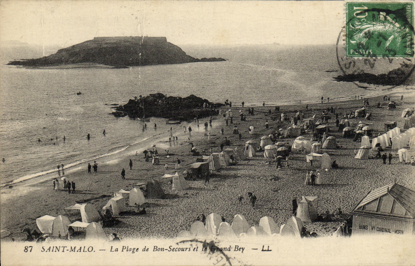 VINTAGE POSTCARD Holy Malo the Beach of Good Help and the Large Bey