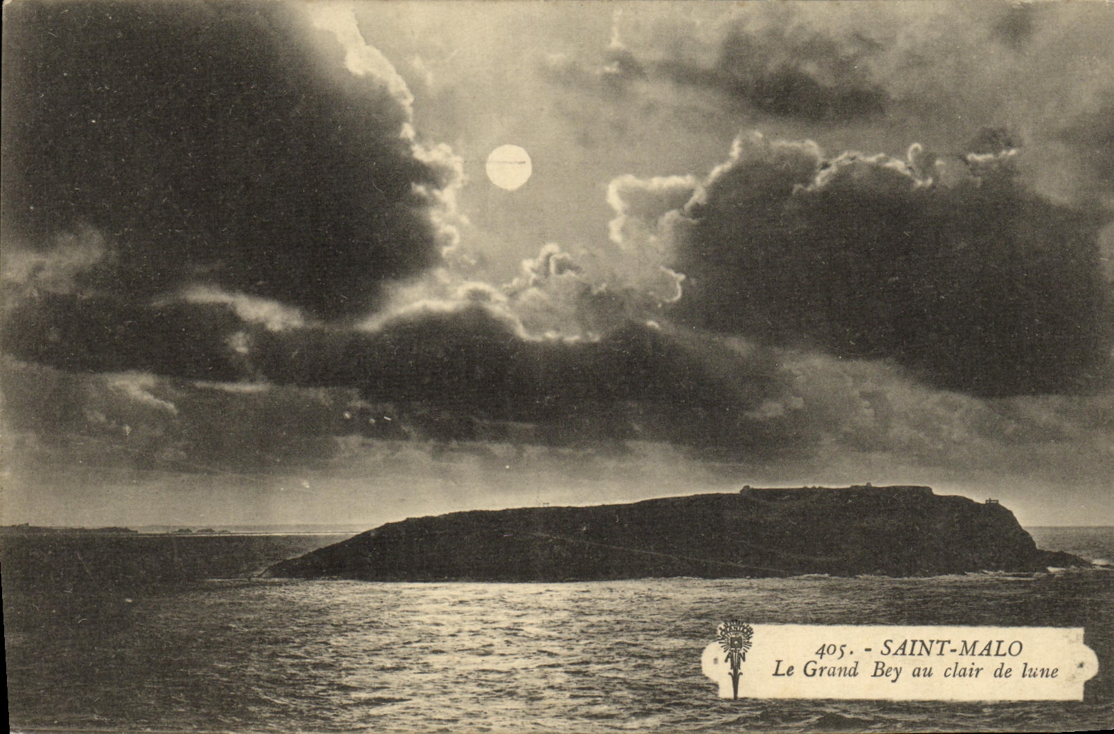 VINTAGE POSTCARD Holy Malo the Large Bey with the moonlight