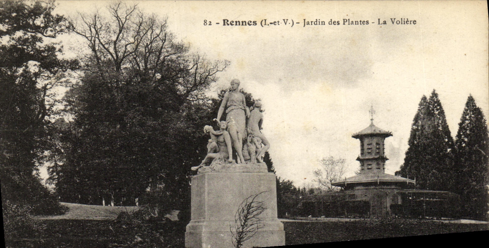 CPA Rennes Jardin des Plantes La Voliere