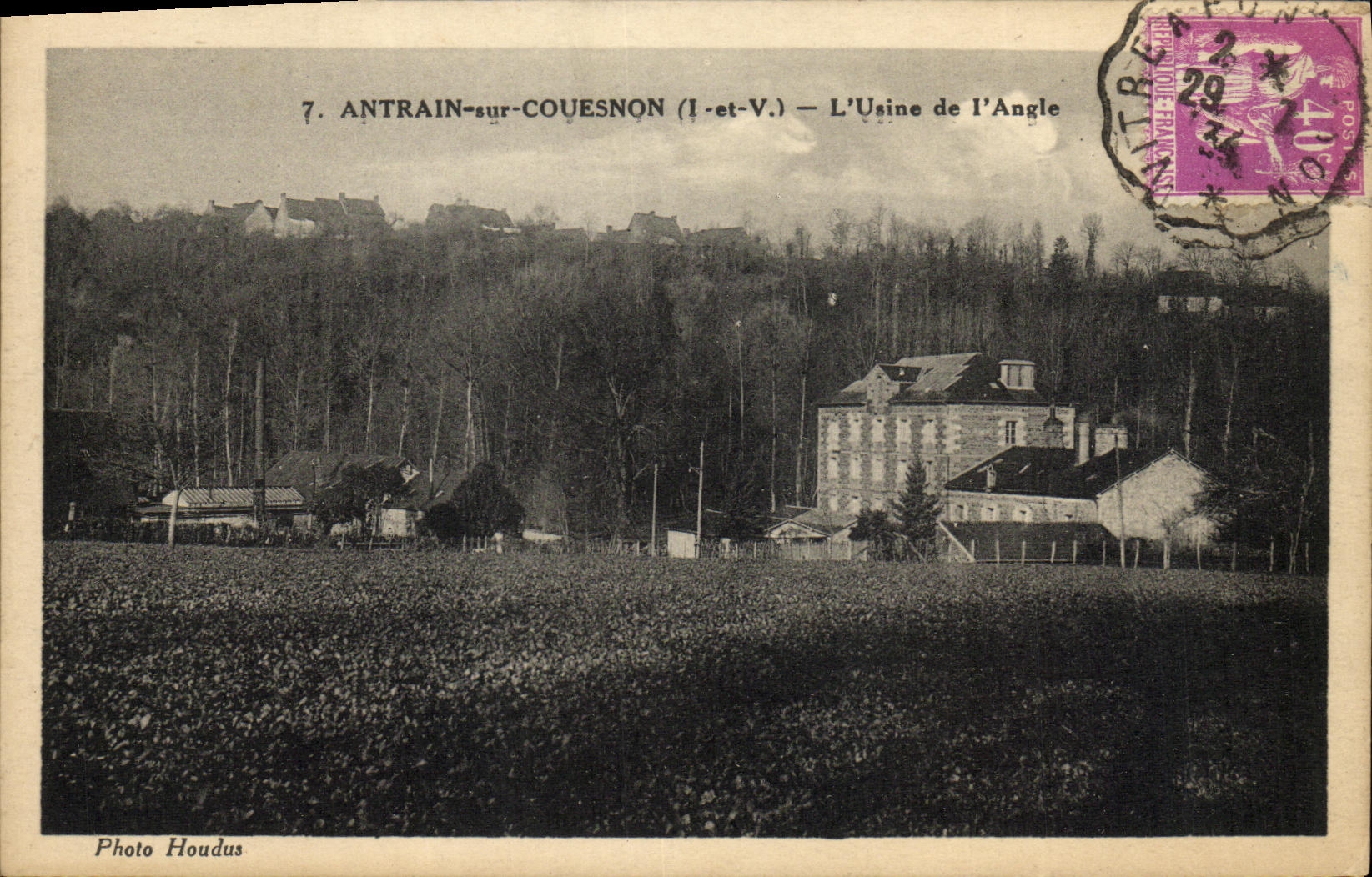 La POSTAL Antrain de la VENDIMIA en Couesnon L trabaja a maquina L angulo
