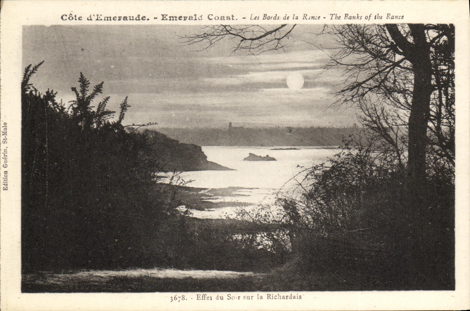 Bordes de la POSTAL de la VENDIMIA del efecto rancio de la tarde en Richardais