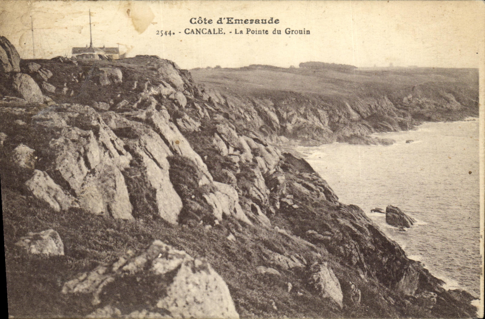 VINTAGE POSTCARD Cancale the Point of Gruin
