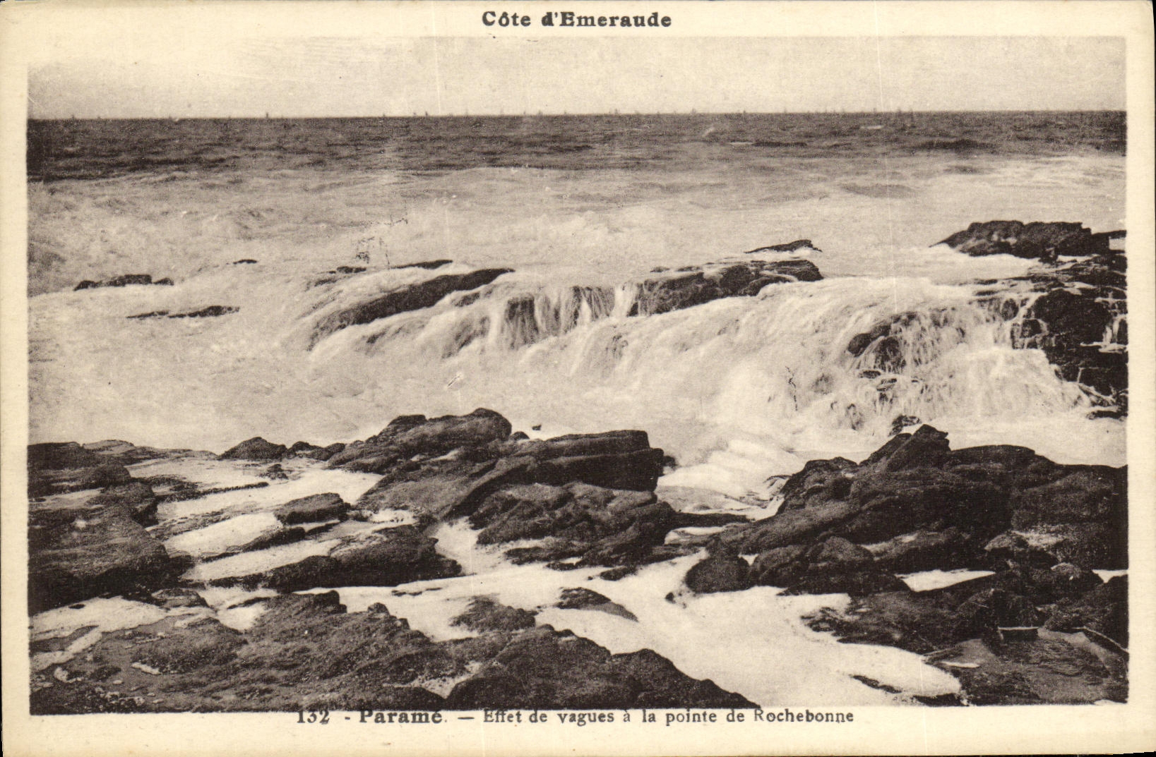 VINTAGE POSTCARD Parame Effect Waves to Top of the rochebonne