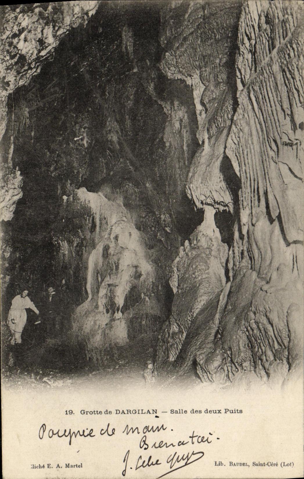 VINTAGE POSTCARD Cave of Dargilan Room of the two Wells