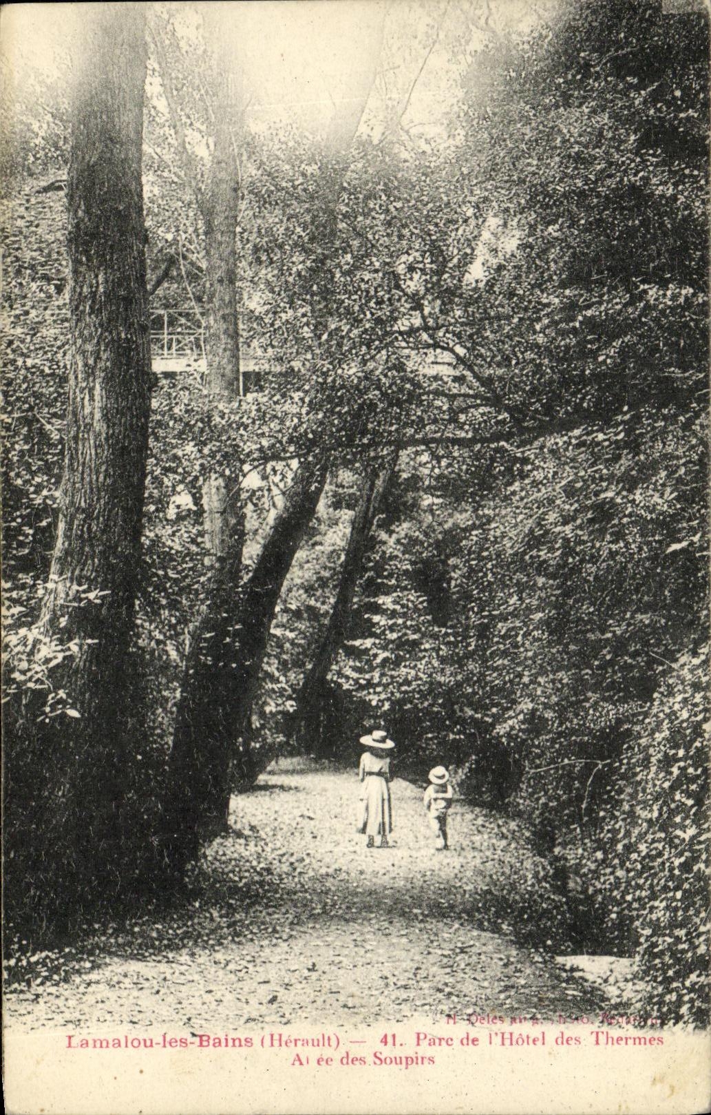 CPA Lamalou les Bains Parc de L Hotel des Thermes Allee des soupirs