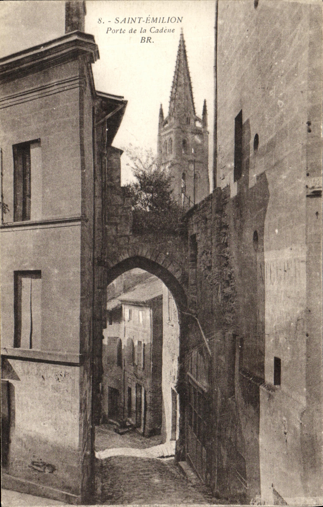 VINTAGE POSTCARD Saint Emilion Carries of Cadene