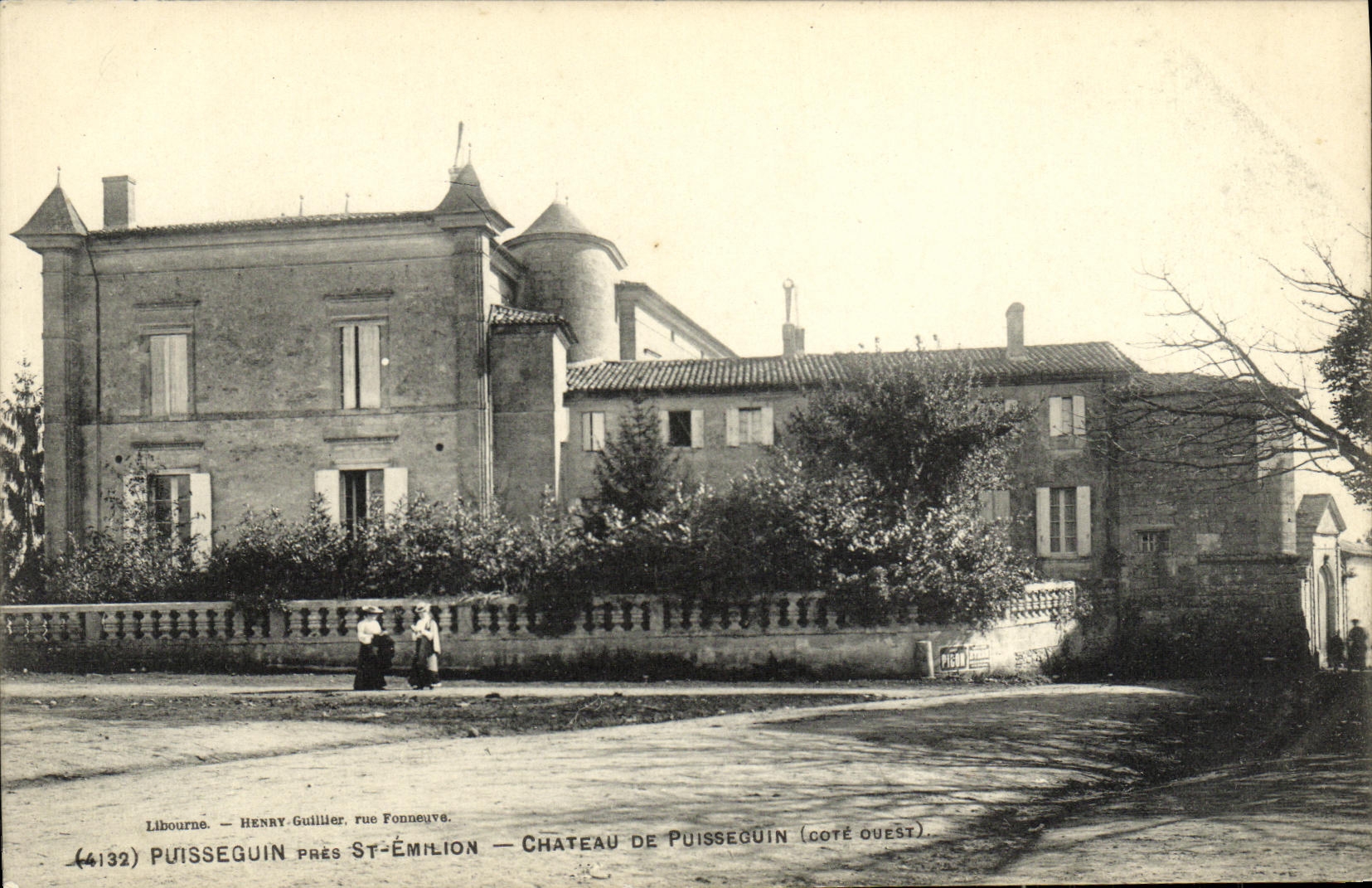 VINTAGE POSTCARD Puisseguin close St Emilion Castle De Puisseguin