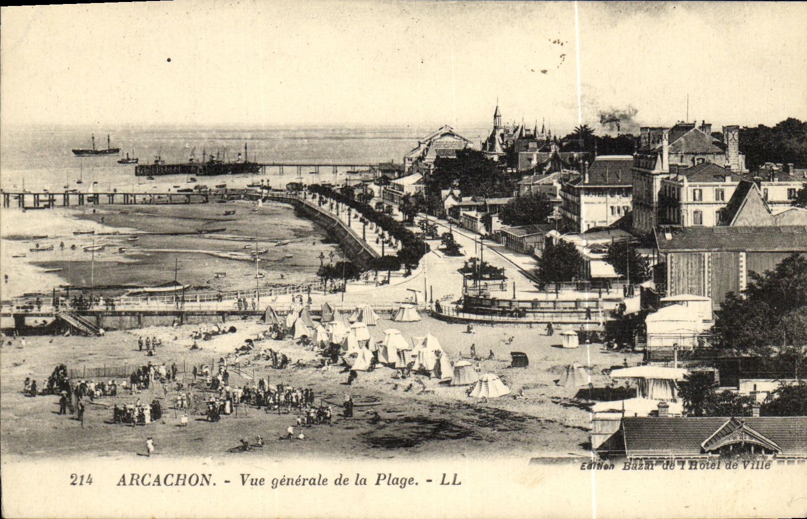 VINTAGE POSTCARD Arcachon View of the Beach