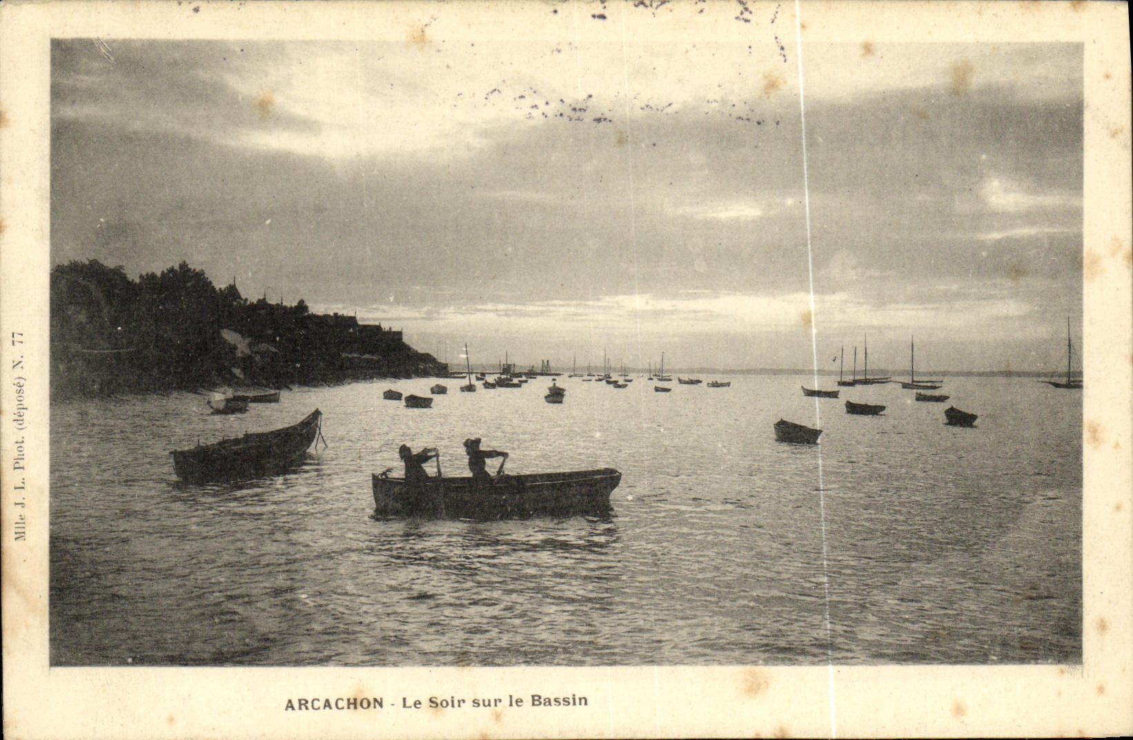 VINTAGE POSTCARD Arcachon Solr on the Basin