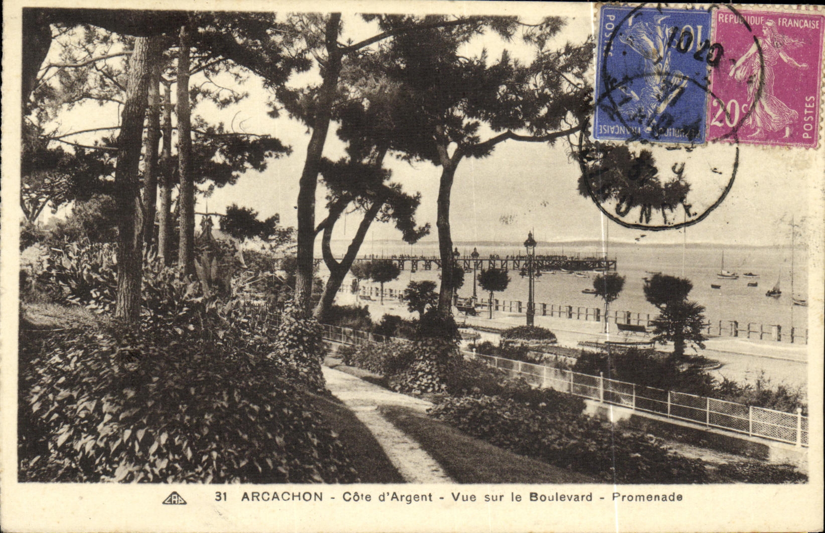 VINTAGE POSTCARD Arcachon Dimensions D Argent Seen on the Boulevard Walk