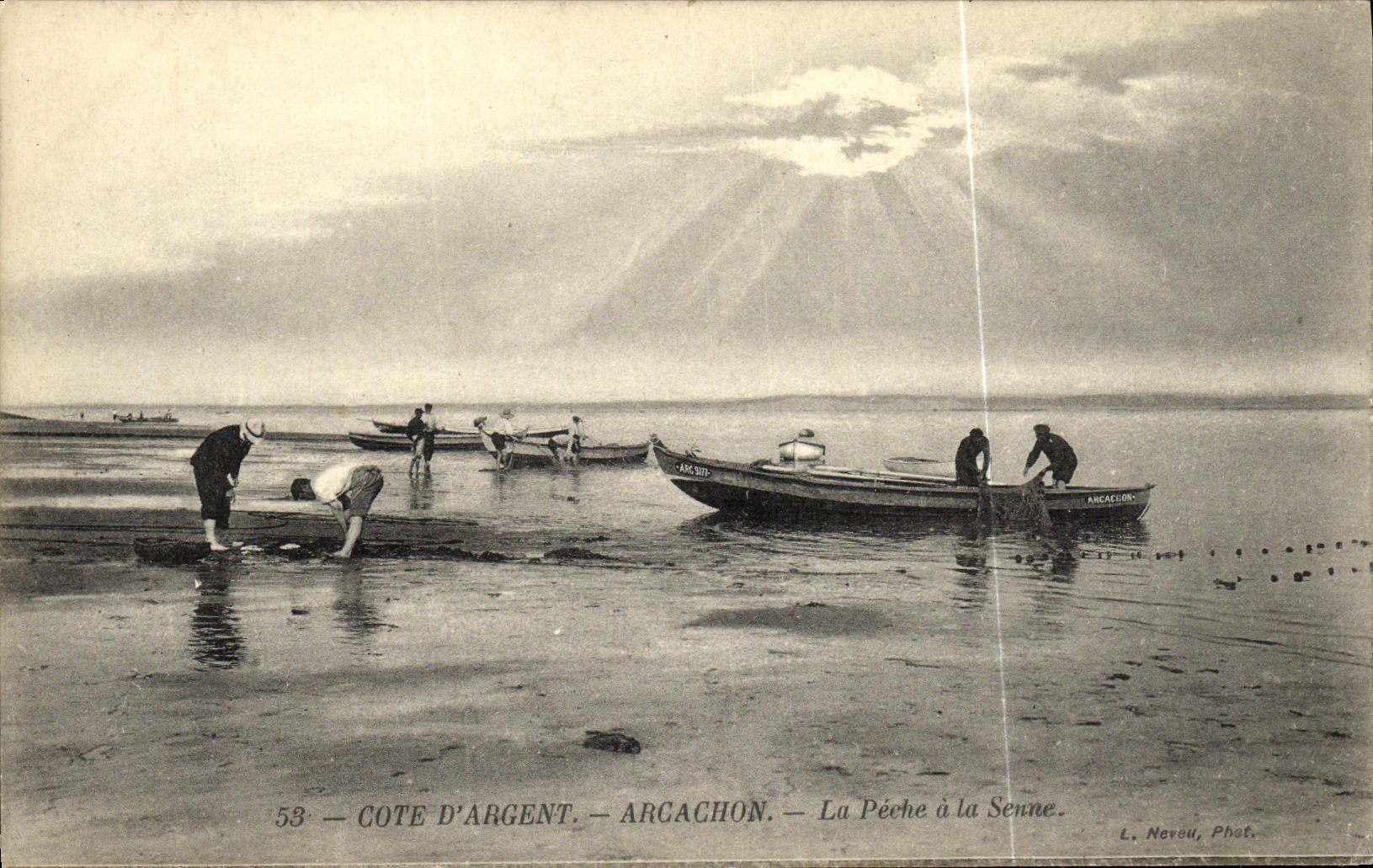 VINTAGE POSTCARD Dimension D Arcachon Money Fishing with the Seine Boats
