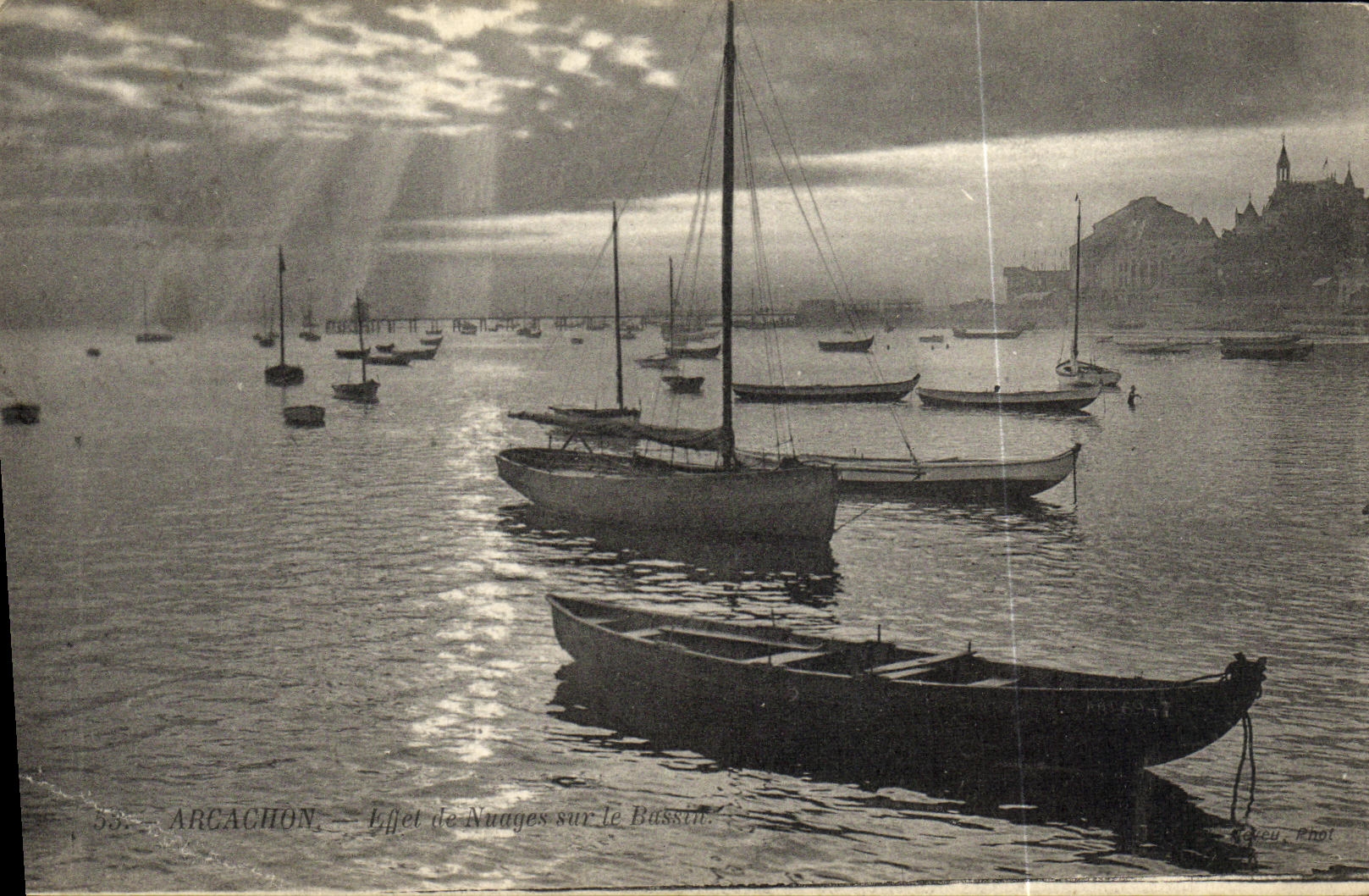 VINTAGE POSTCARD Dimension D Money Arcachon Effect of clouds on the basin