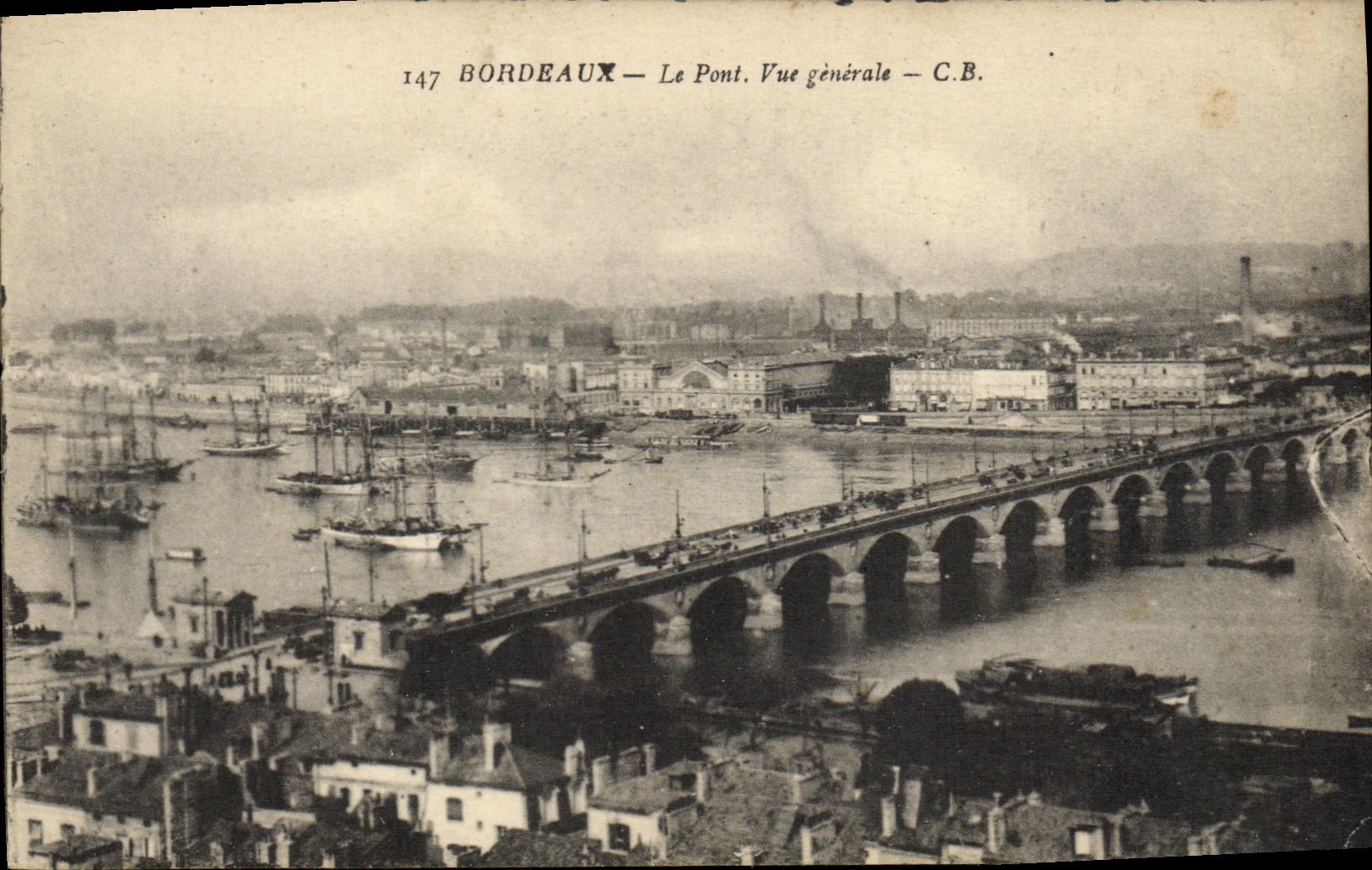 CPA Bordeaux Le Pont Vue Generale Bateaux