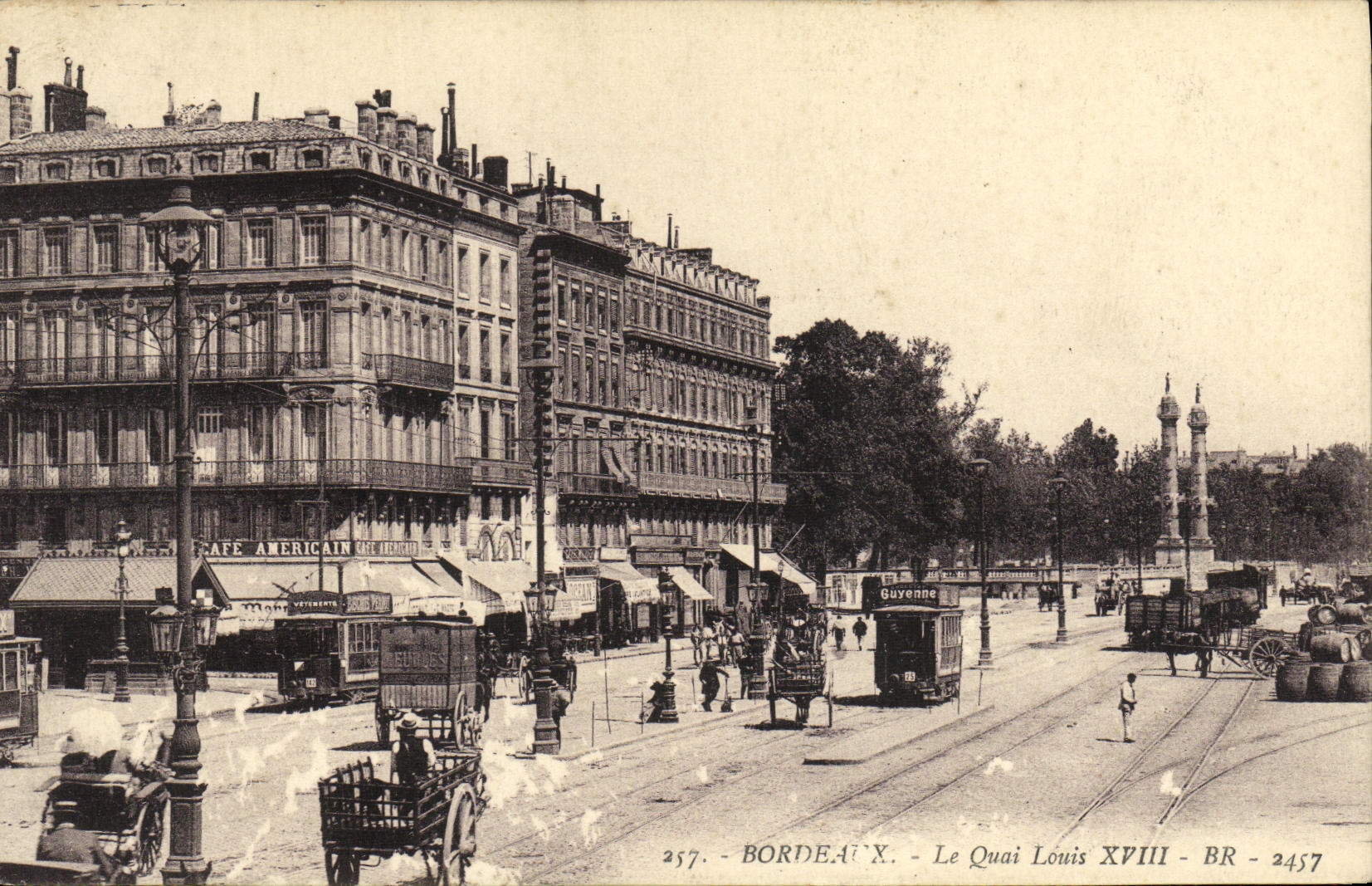 CPA Bordeaux Le Quai Louis XVIII