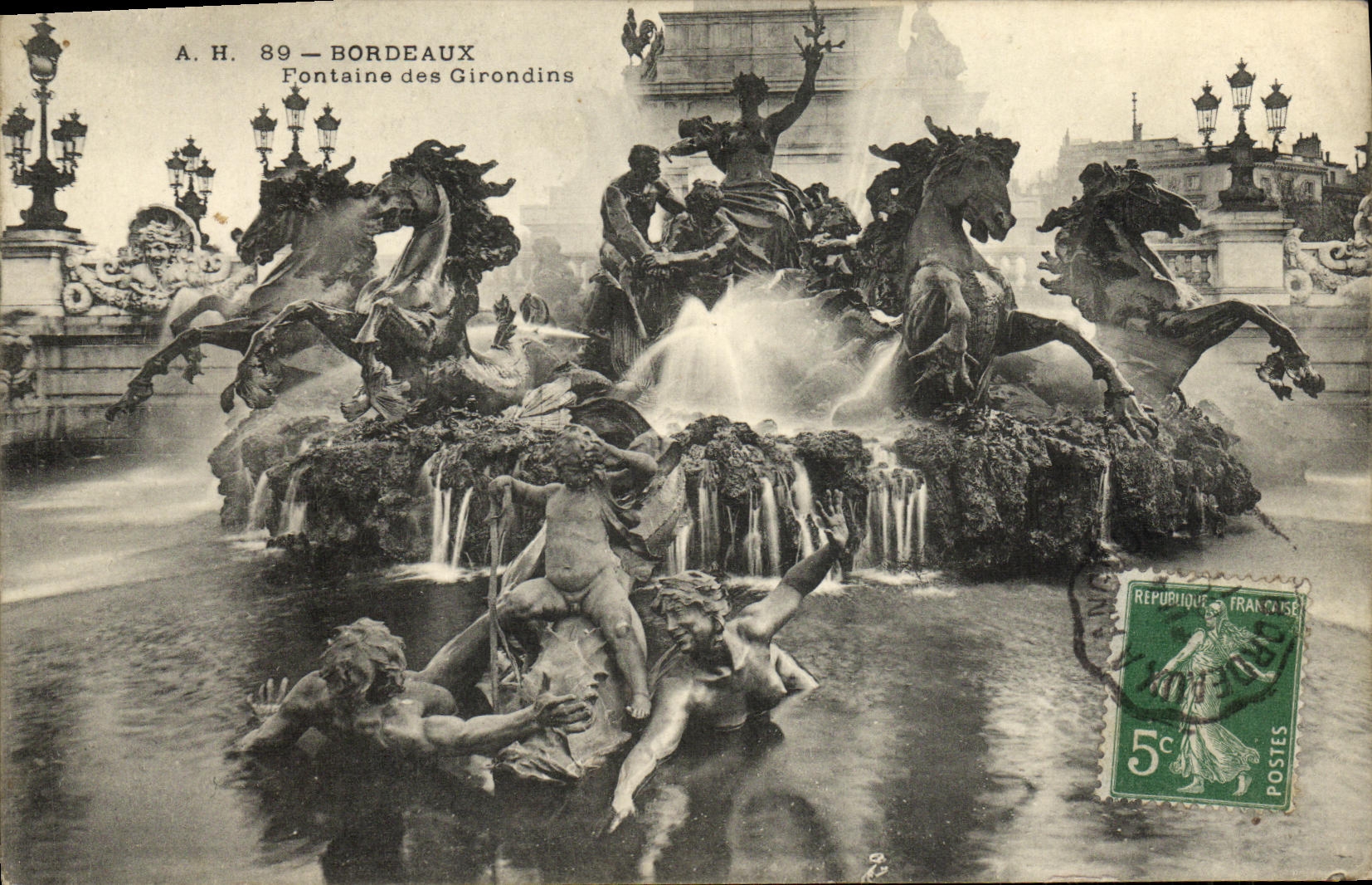 CPA Bordeaux Fontaine des Girondins