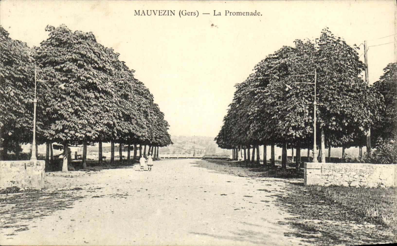 VINTAGE POSTCARD Mauvezin the Walk