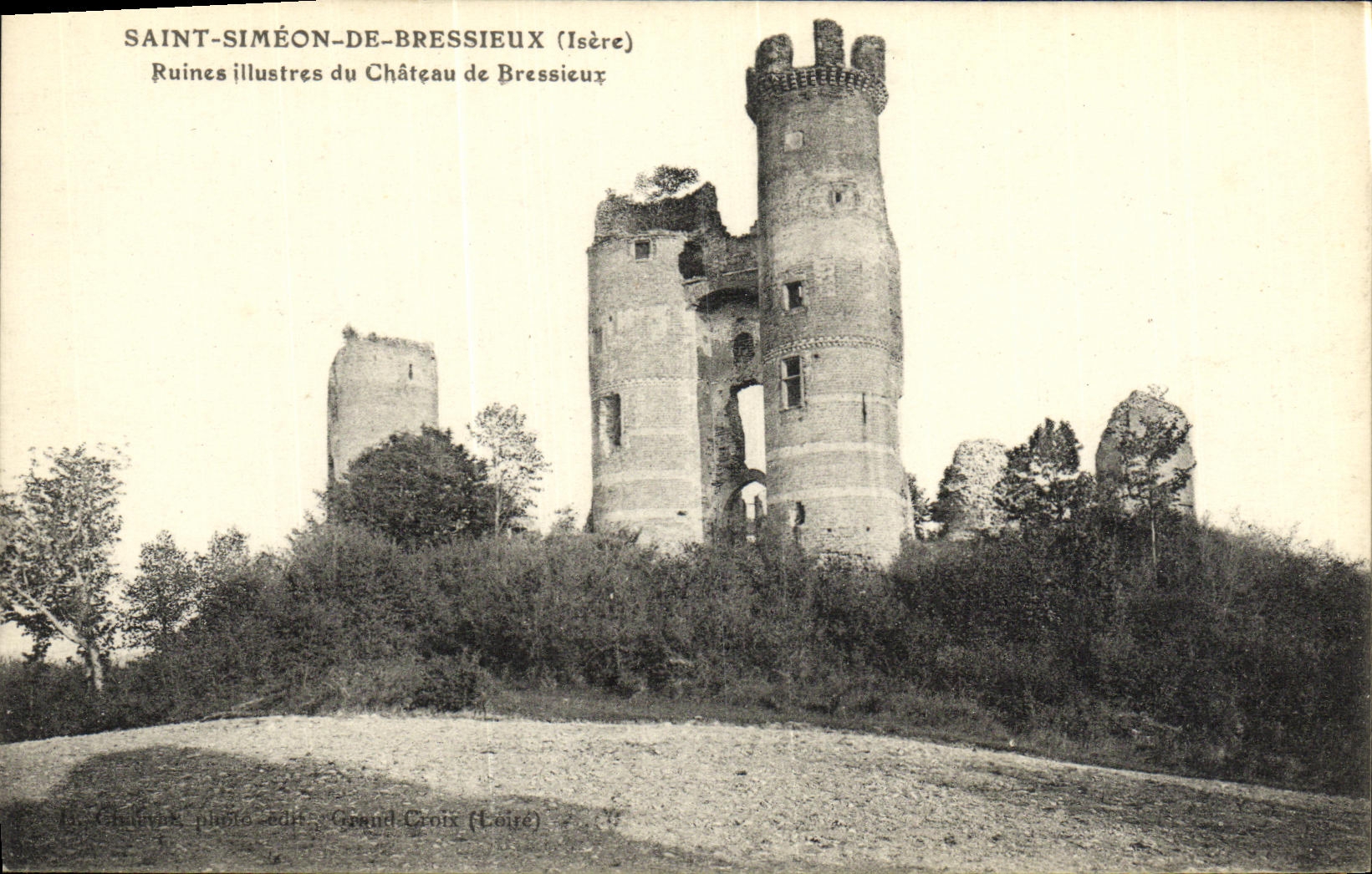 VINTAGE POSTCARD Holy Simeon De Bressieux famous Ruins of the Castle of Bressieux