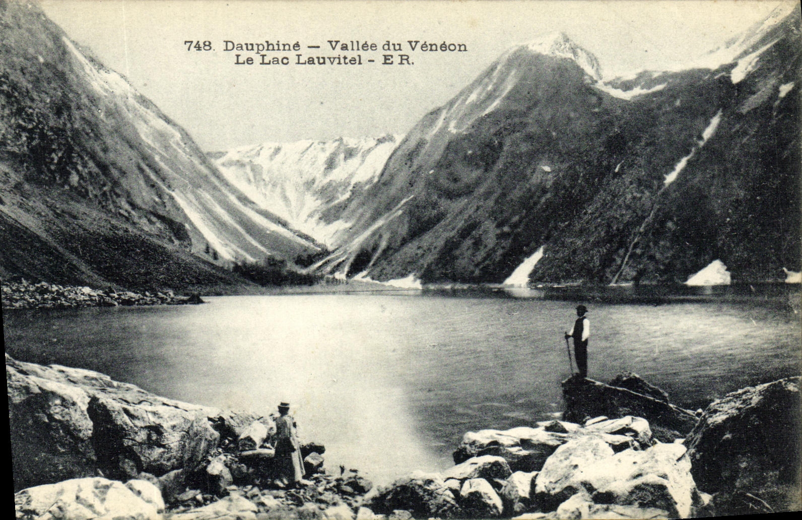 VINTAGE POSTCARD Valley of Veneon the Lake Lauvitel